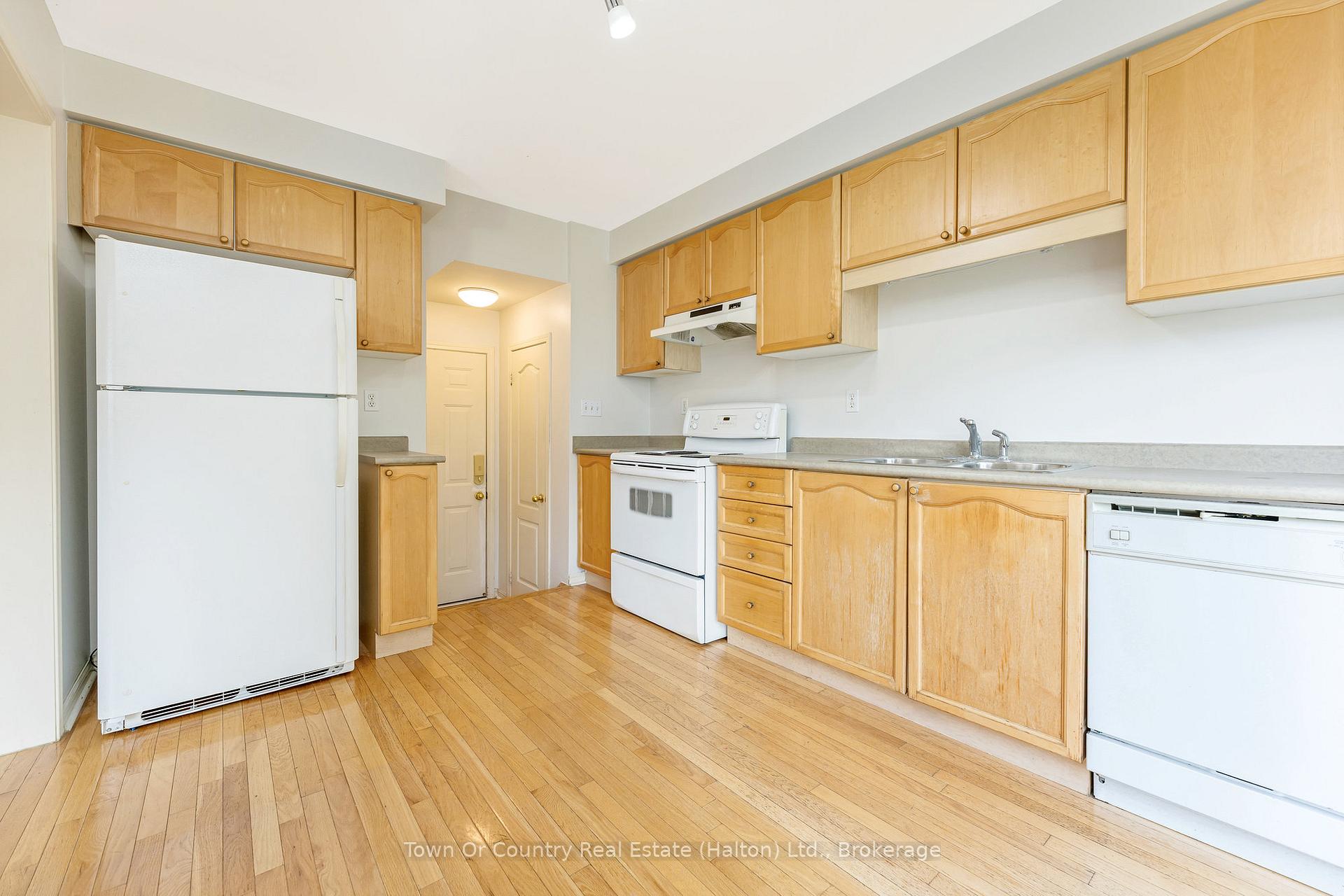 Photo 15 of 416 Patterson Drive, Milton, Clarke — HOMEH
