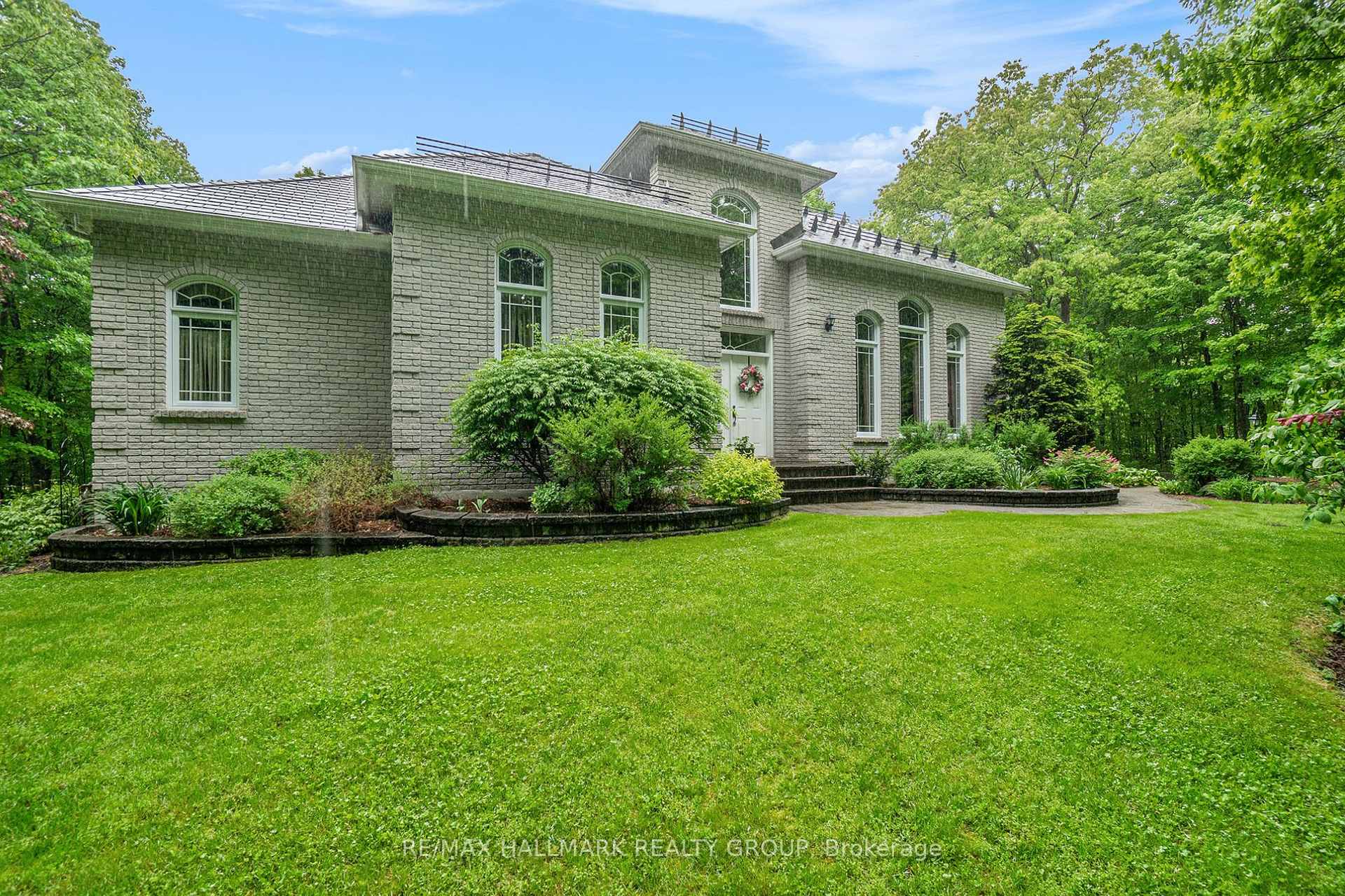 Front of 1340 Georges Vanier Drive