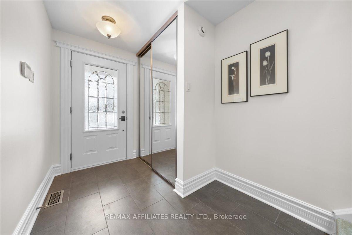 Photo 2 of 5952 Meadowglen Drive, Ottawa, Chapel Hill — HOMEH