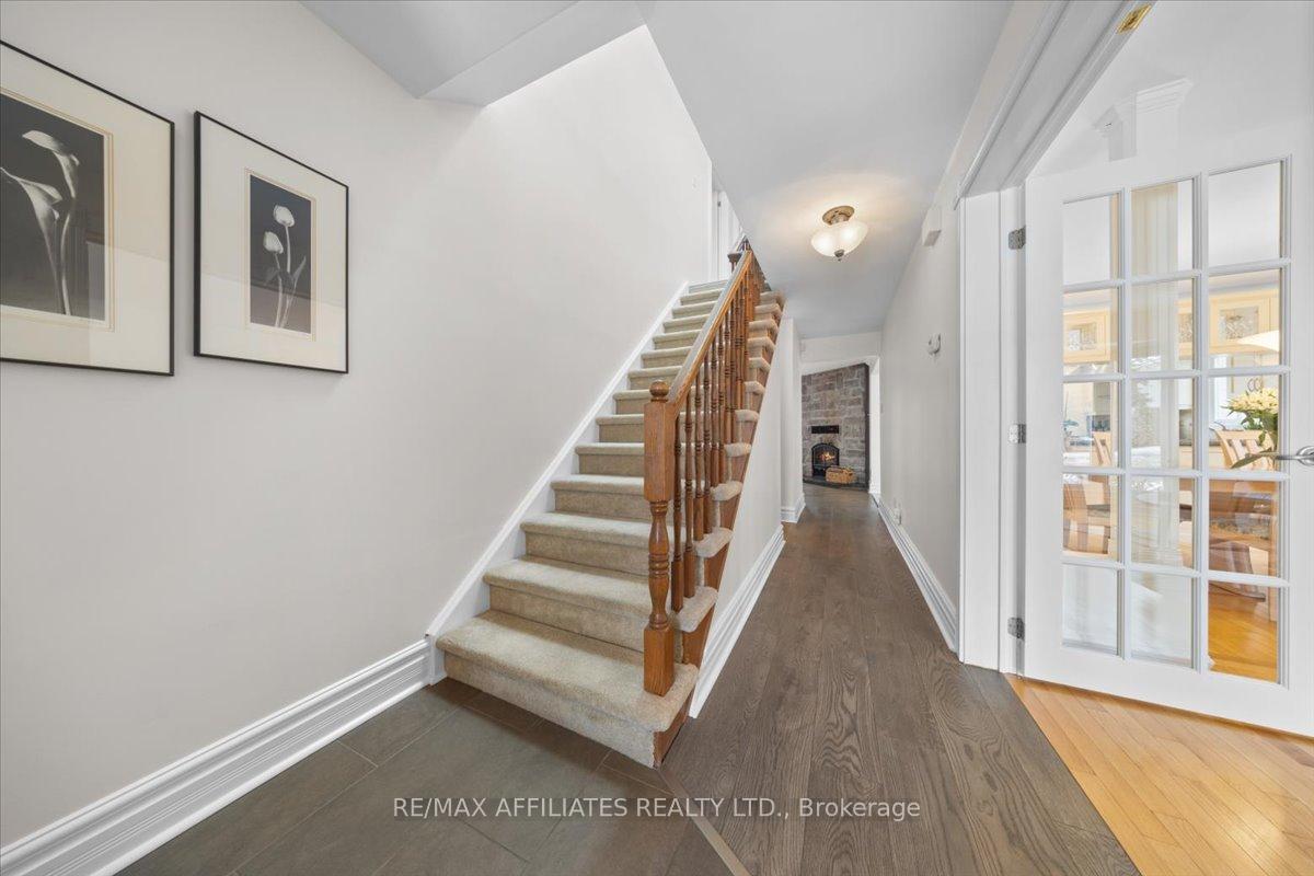 Photo 3 of 5952 Meadowglen Drive, Ottawa, Chapel Hill — HOMEH