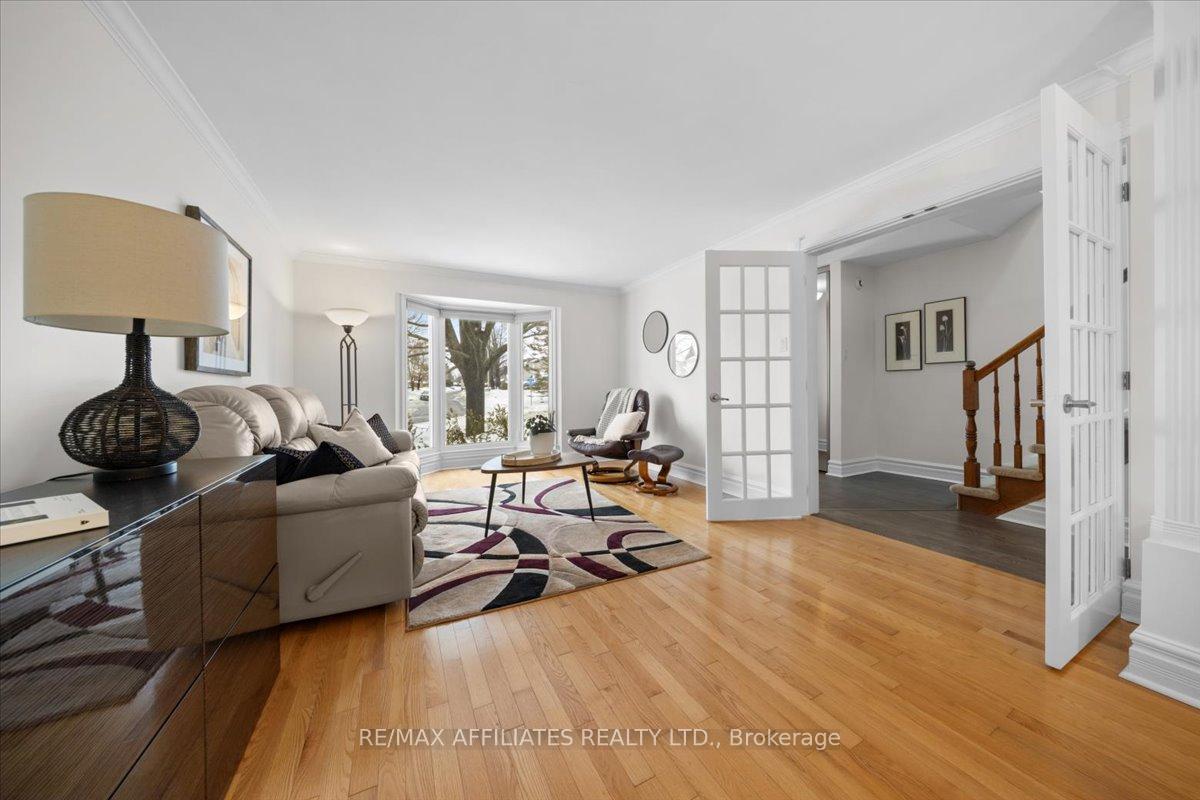 Photo 5 of 5952 Meadowglen Drive, Ottawa, Chapel Hill — HOMEH