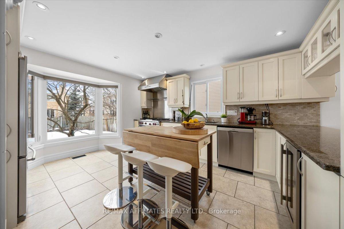 Photo 13 of 5952 Meadowglen Drive, Ottawa, Chapel Hill — HOMEH