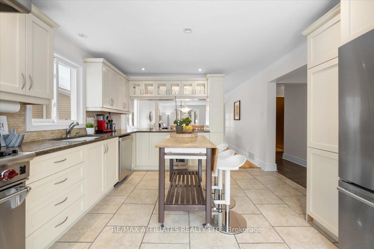 Photo 14 of 5952 Meadowglen Drive, Ottawa, Chapel Hill — HOMEH