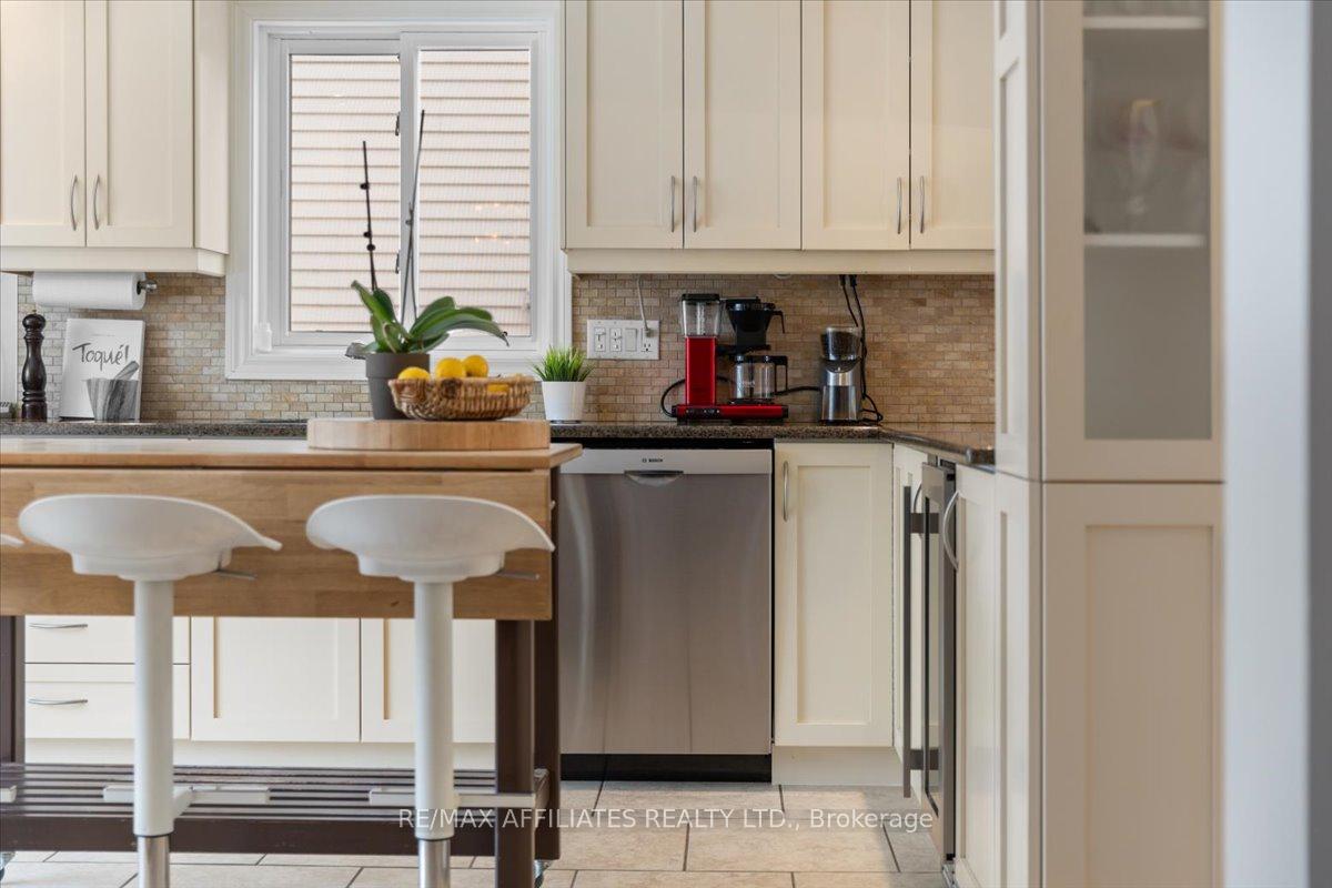 Photo 18 of 5952 Meadowglen Drive, Ottawa, Chapel Hill — HOMEH