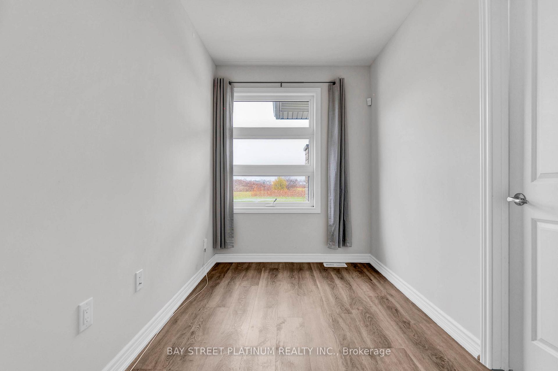 Photo 5 of 84 Summersides Boulevard, Pelham, Fonthill — HOMEH