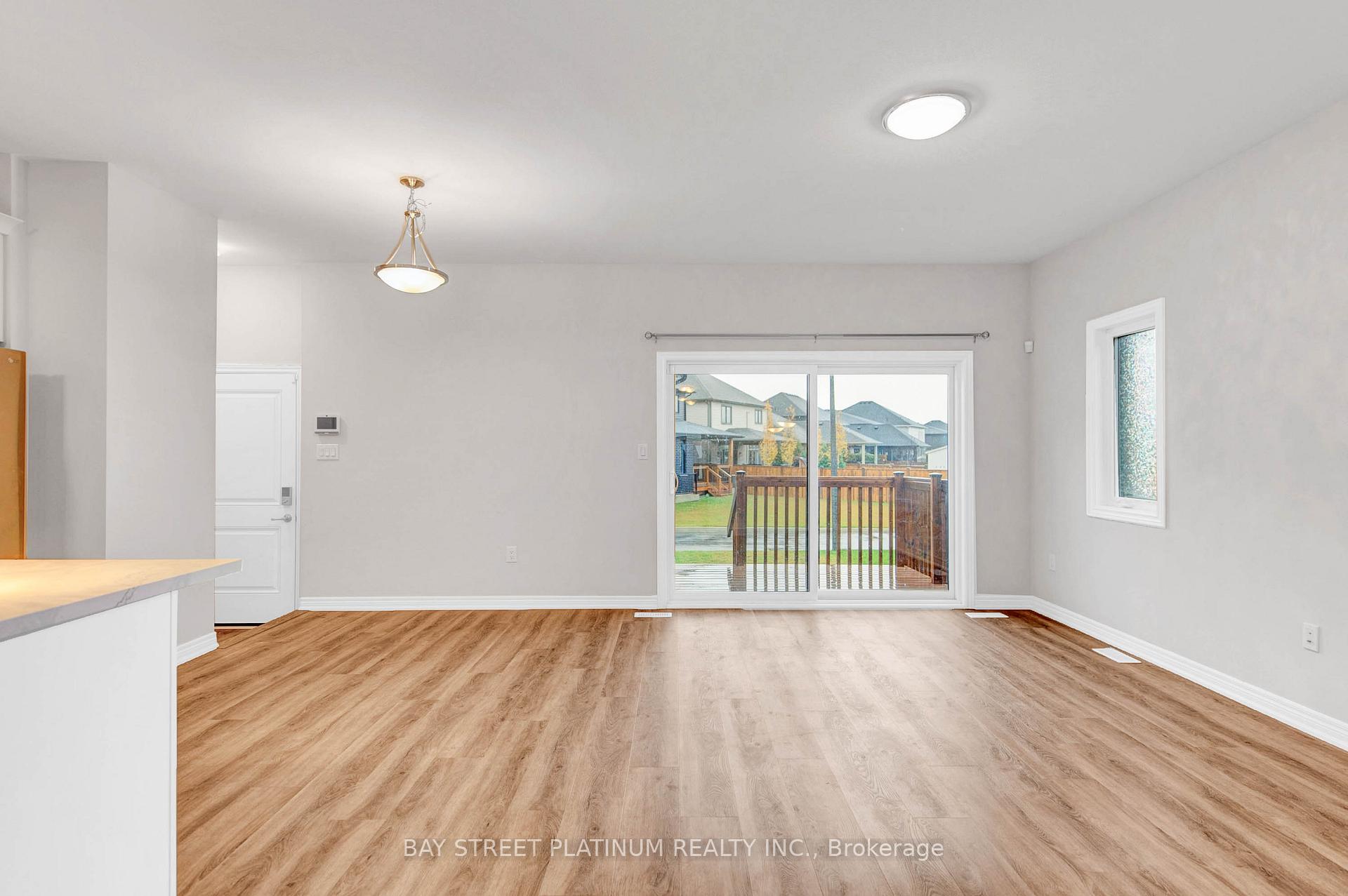 Photo 9 of 84 Summersides Boulevard, Pelham, Fonthill — HOMEH