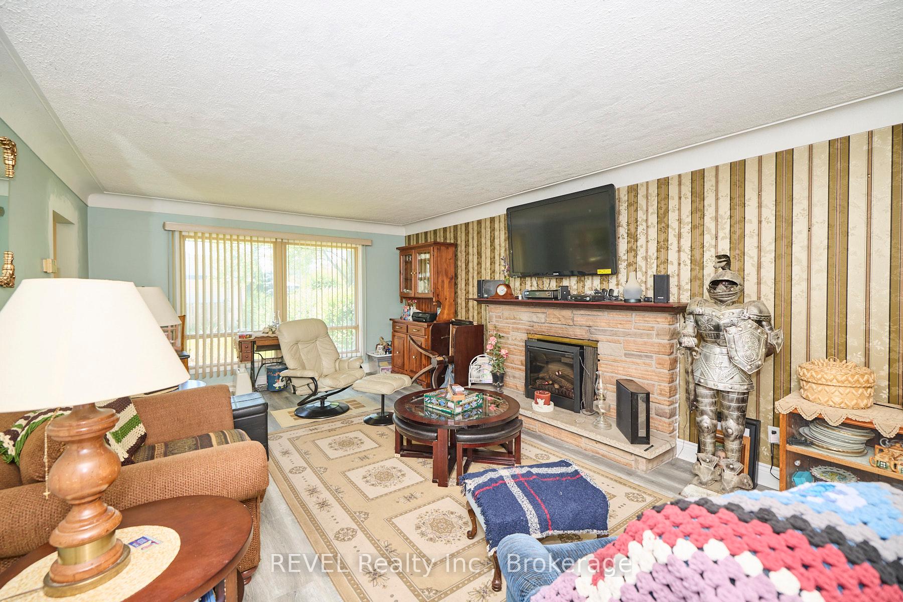 Photo 5 of 7205 Sharon Avenue, Niagara Falls, Arad/Fallsview — HOMEH