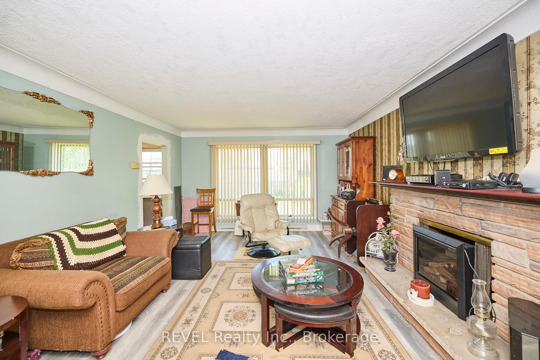 Photo 6 of 7205 Sharon Avenue, Niagara Falls, Arad/Fallsview — HOMEH