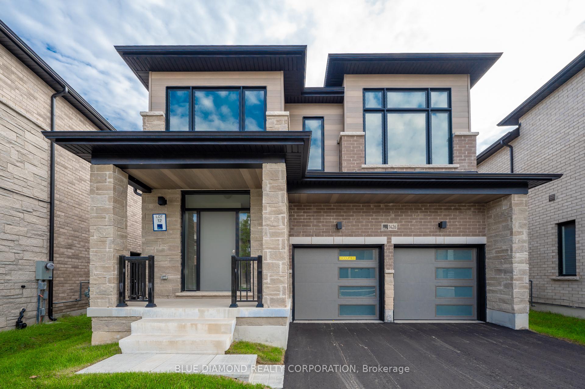 Front of 1426 Wellwood Terrace N