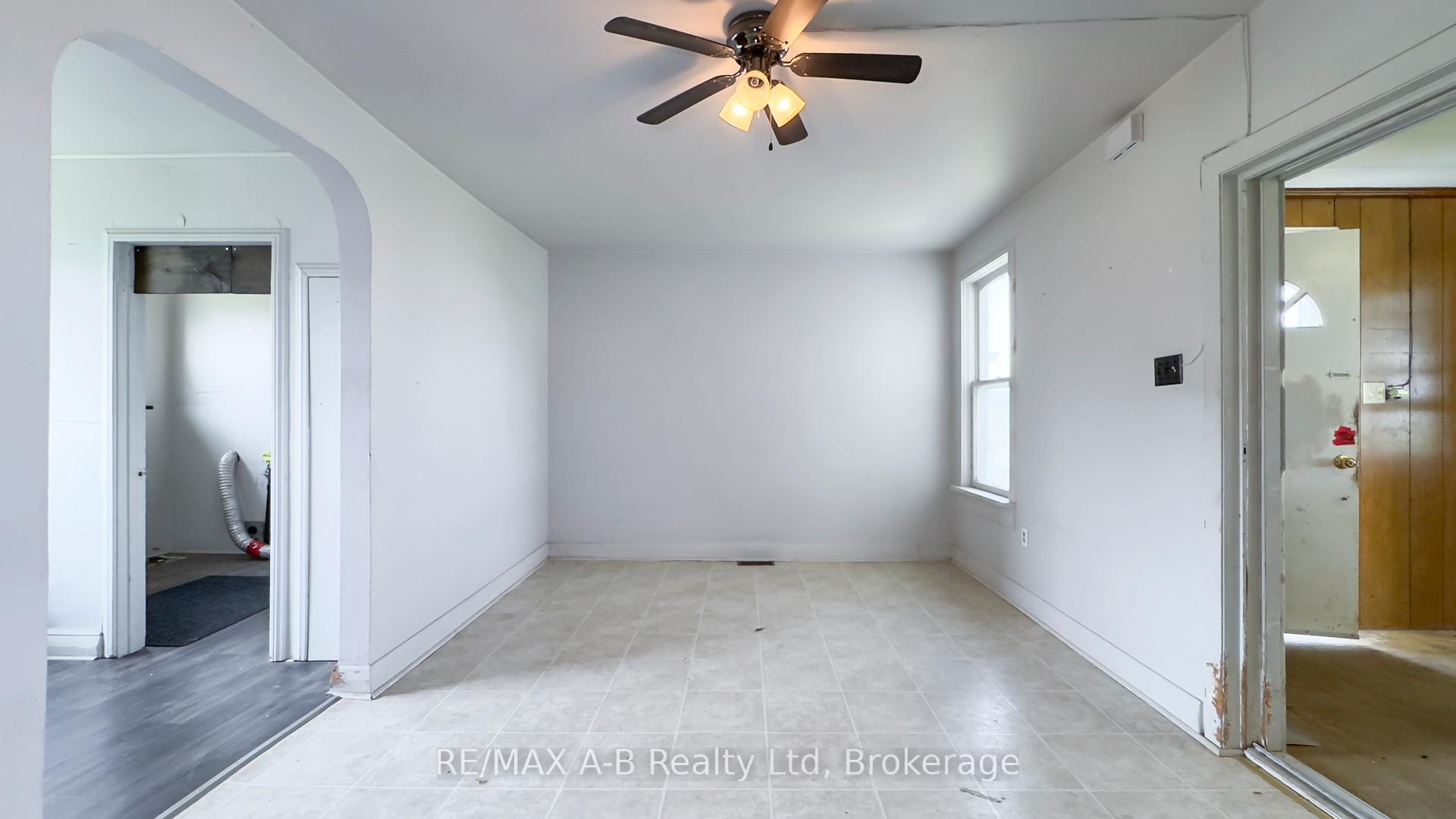 Photo 7 of 17570 Elginfield Road, Perth South, Blanshard — HOMEH