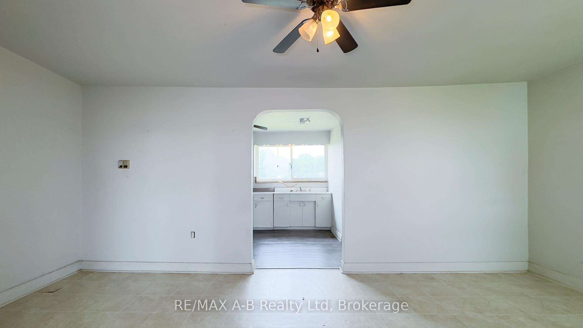 Photo 8 of 17570 Elginfield Road, Perth South, Blanshard — HOMEH
