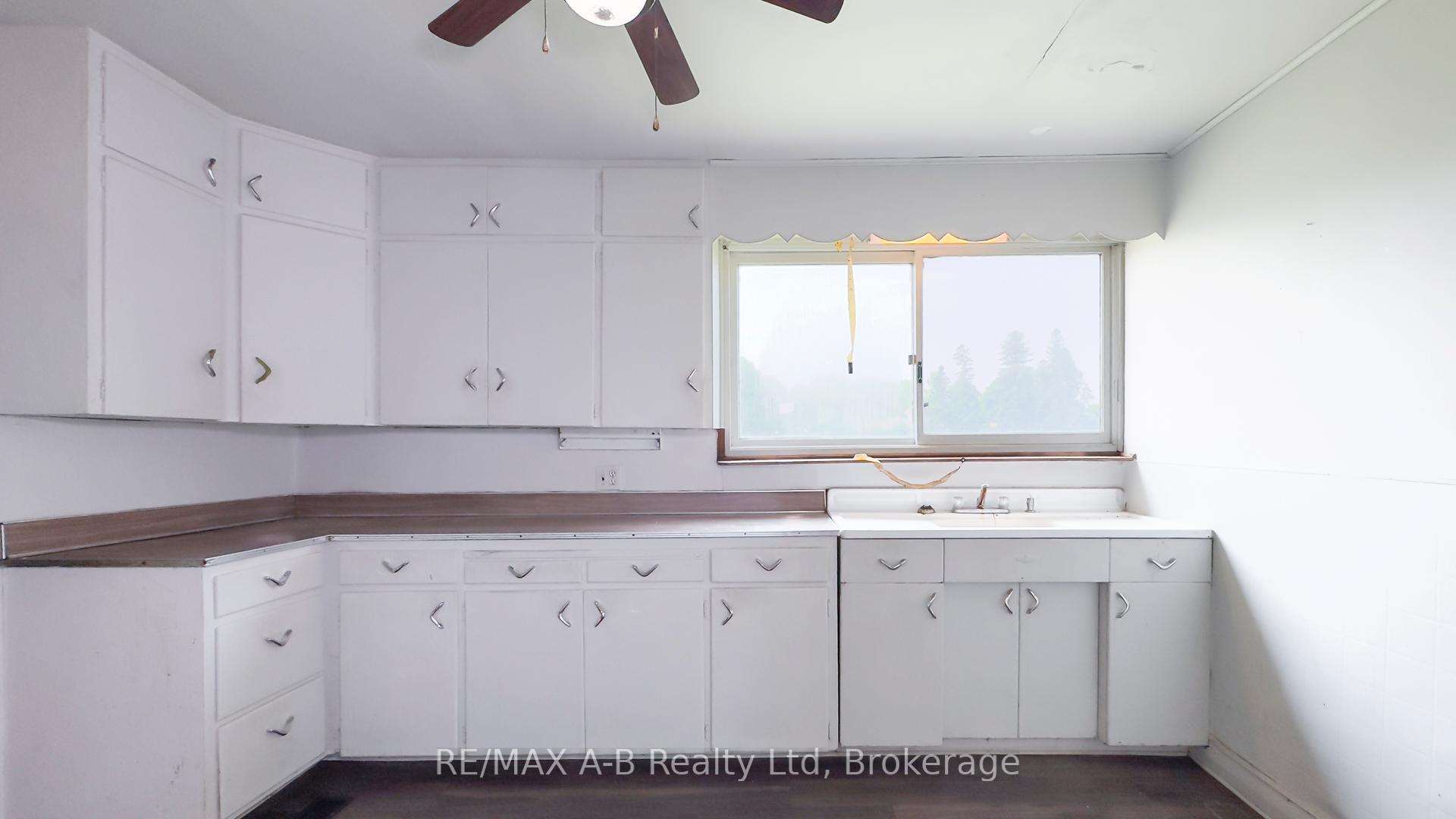 Photo 9 of 17570 Elginfield Road, Perth South, Blanshard — HOMEH