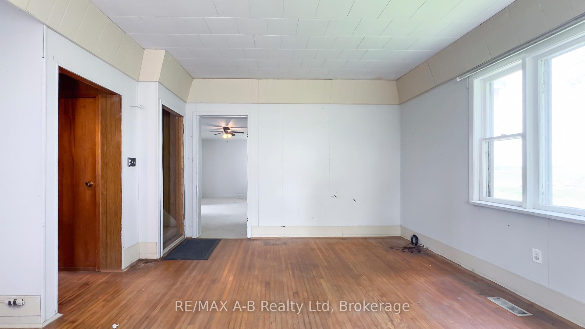 Photo 15 of 17570 Elginfield Road, Perth South, Blanshard — HOMEH