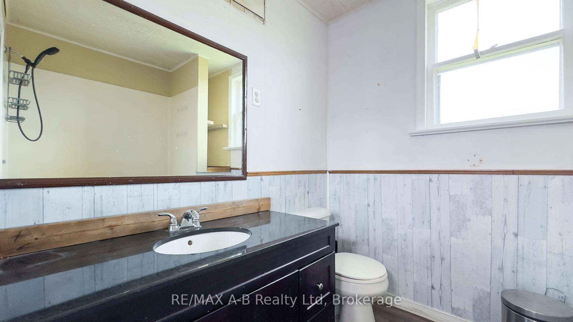 Photo 18 of 17570 Elginfield Road, Perth South, Blanshard — HOMEH