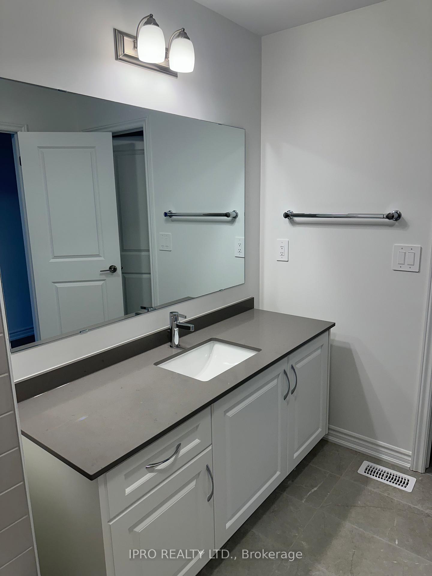 Photo 17 of 312 Bergamot Avenue, Milton, Walker — HOMEH