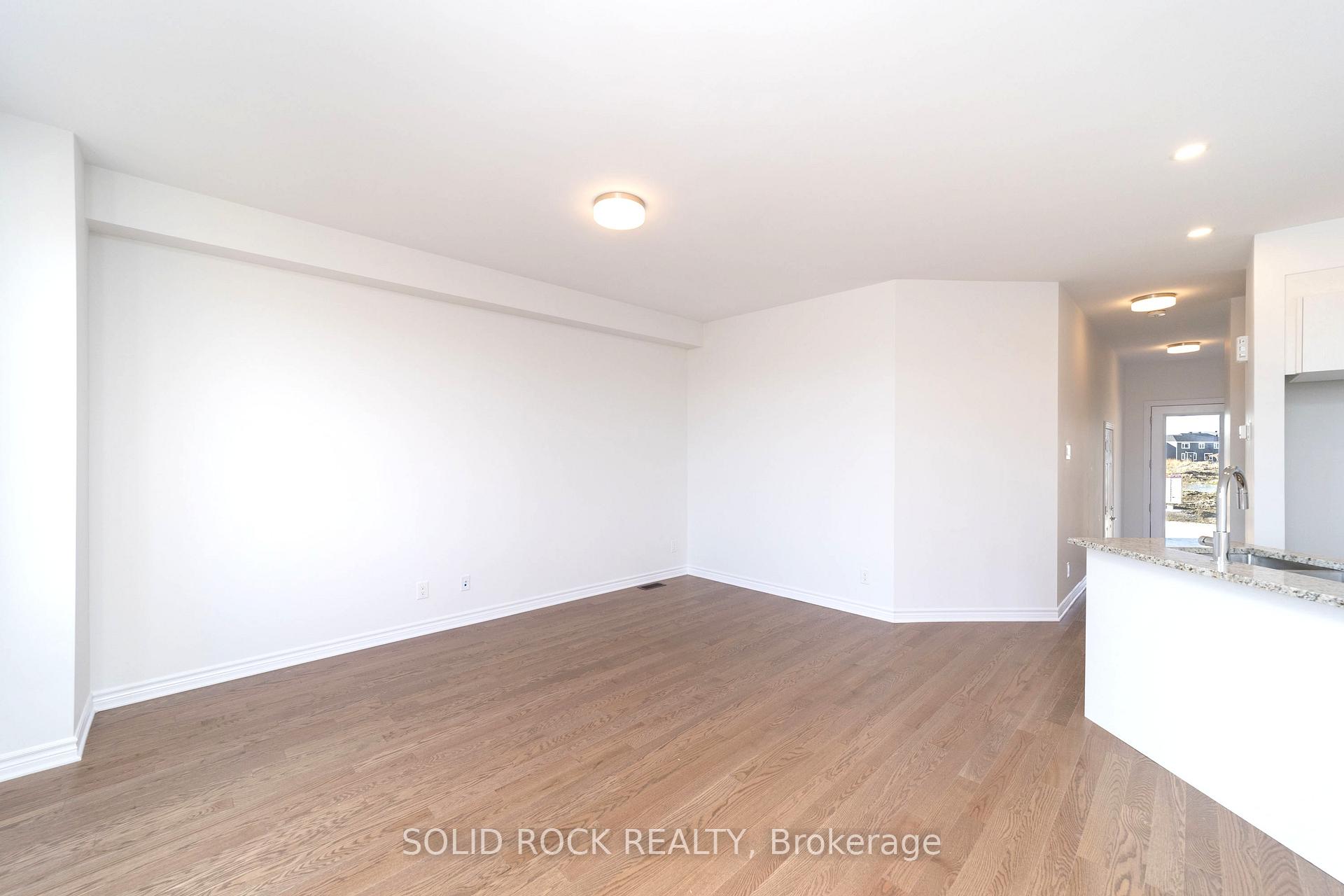 Photo 8 of 809 Cerulean Way E, Ottawa, Chapel Hill South - Orleans Village — HOMEH