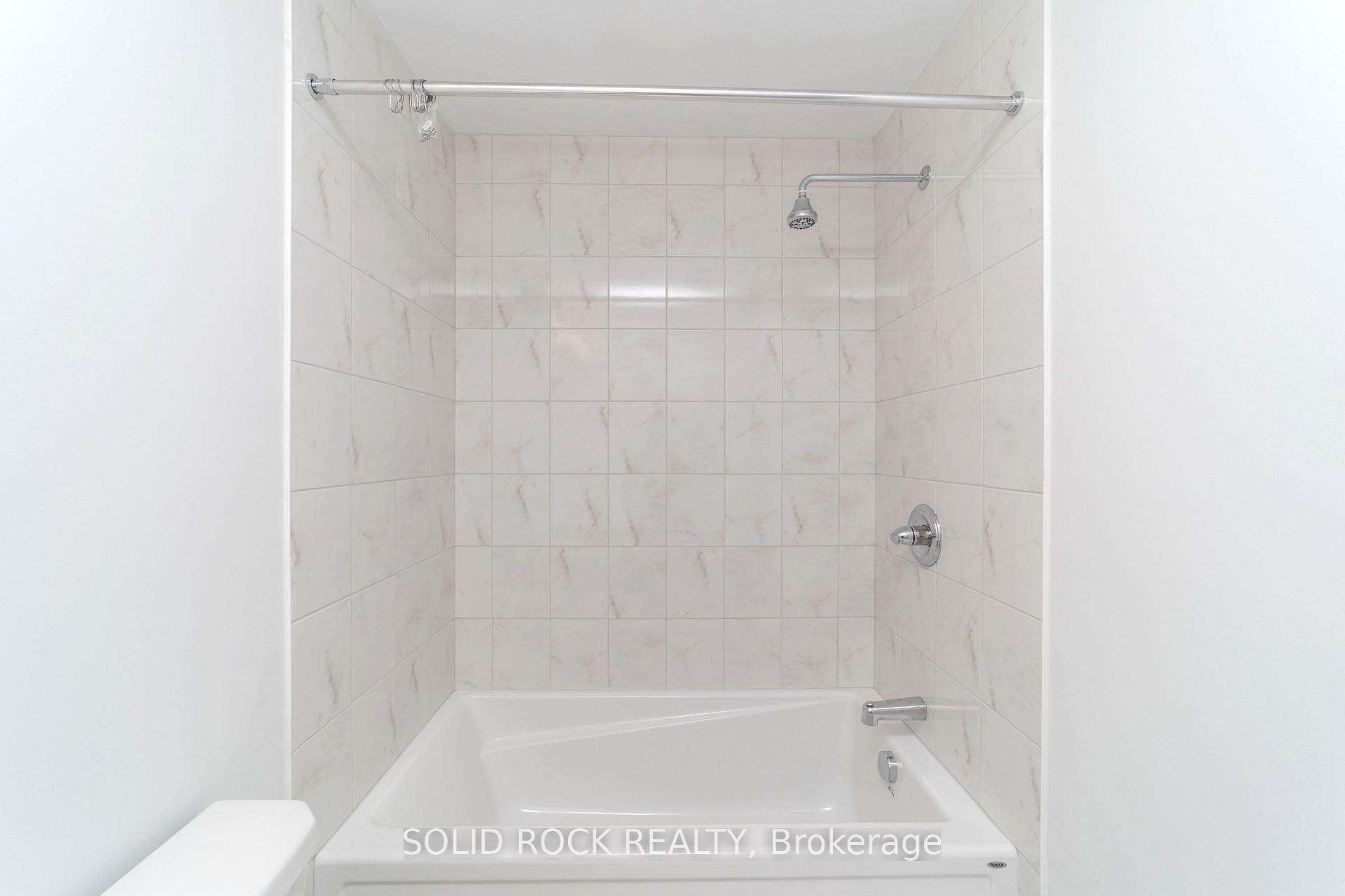 Photo 17 of 809 Cerulean Way E, Ottawa, Chapel Hill South - Orleans Village — HOMEH