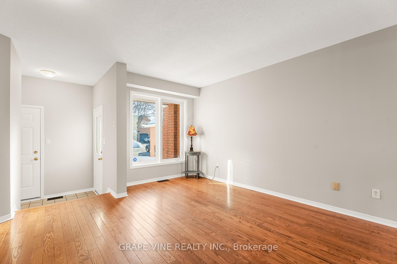 Photo 10 of 430 Lawler Crescent, Ottawa, Chatelaine Village — HOMEH