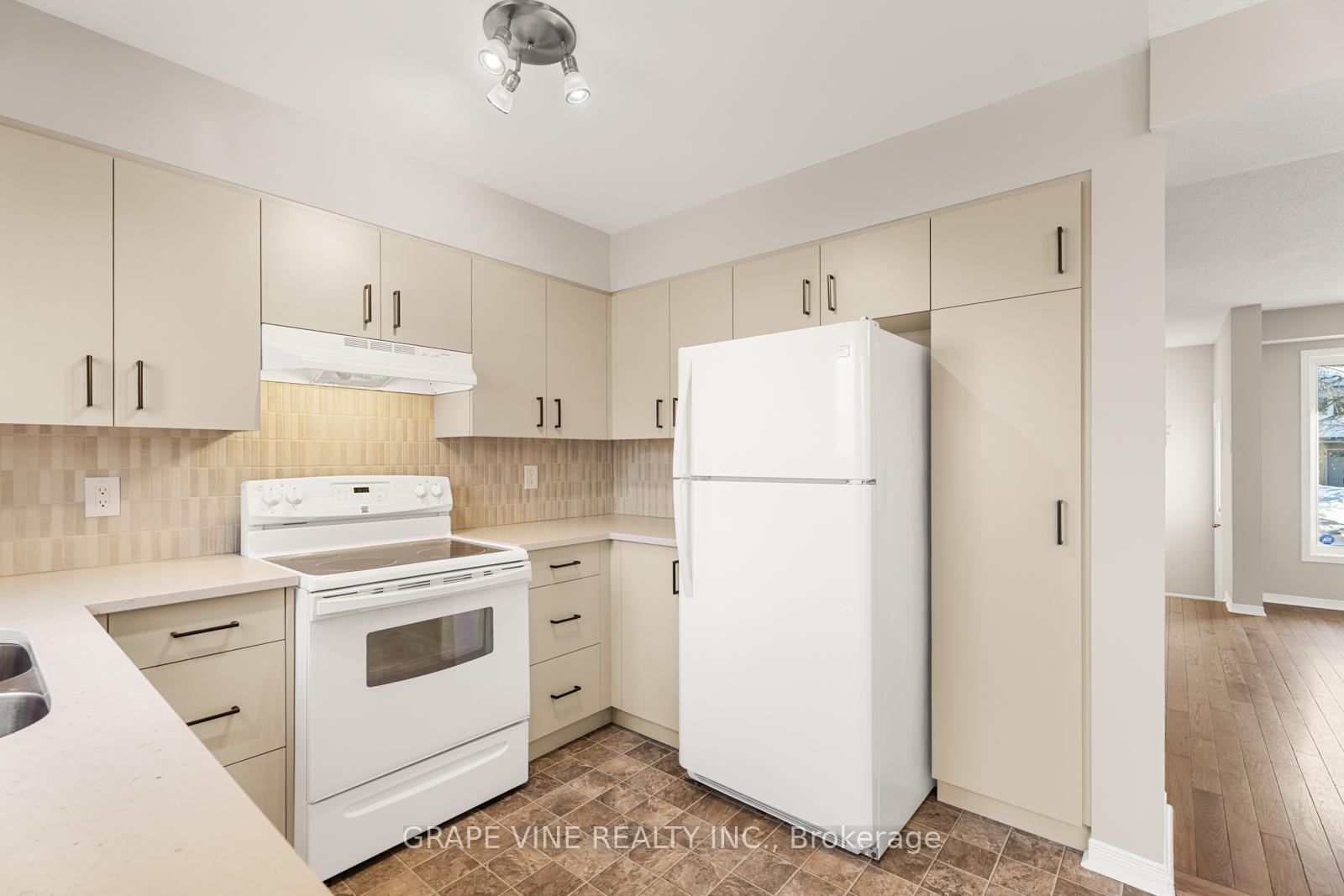 Photo 17 of 430 Lawler Crescent, Ottawa, Chatelaine Village — HOMEH