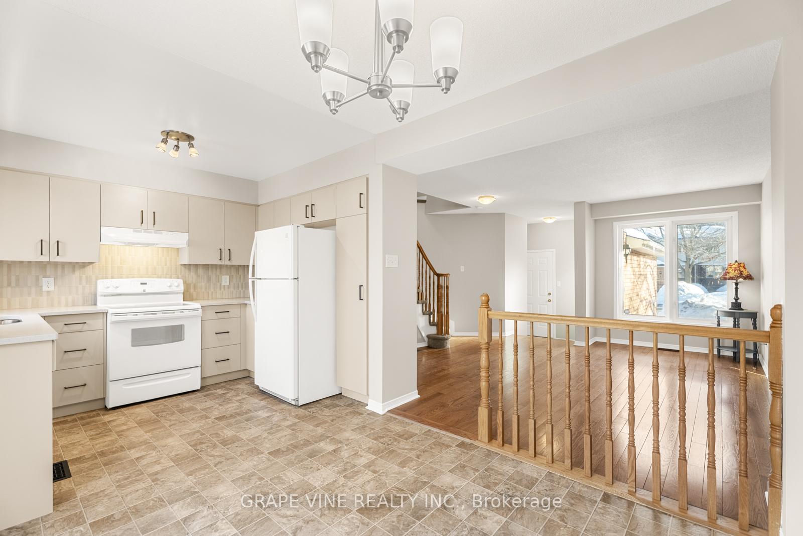 Photo 19 of 430 Lawler Crescent, Ottawa, Chatelaine Village — HOMEH