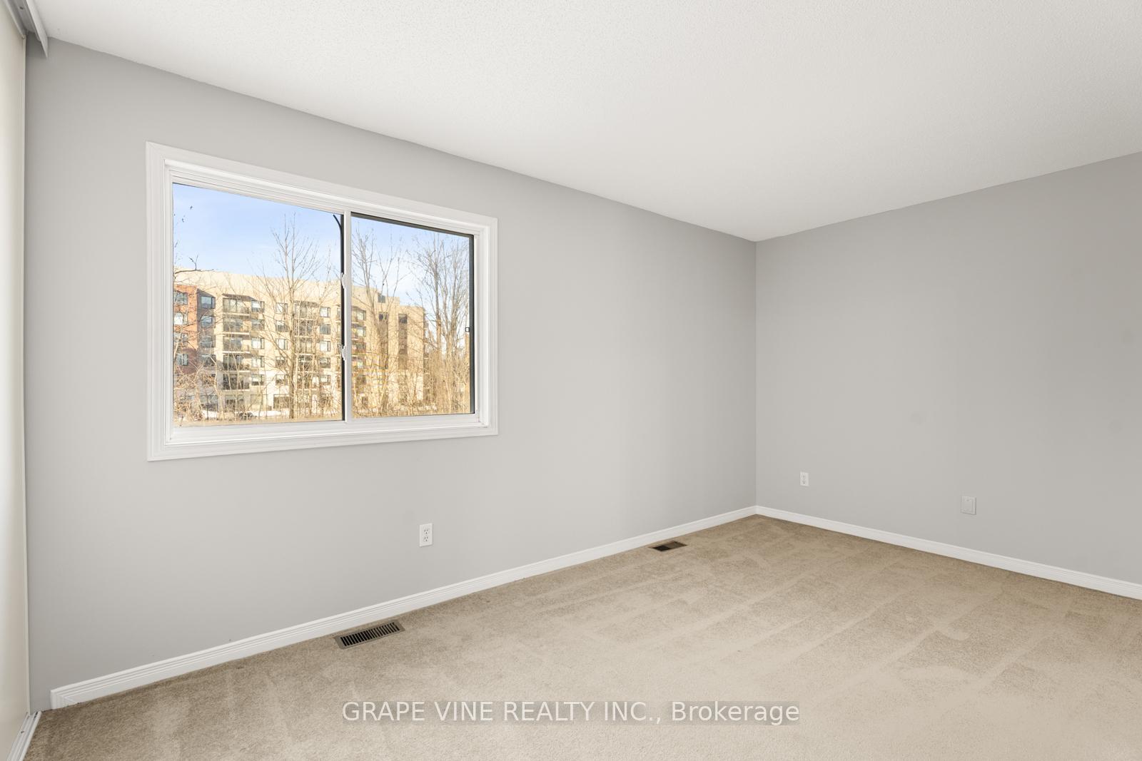 Photo 23 of 430 Lawler Crescent, Ottawa, Chatelaine Village — HOMEH