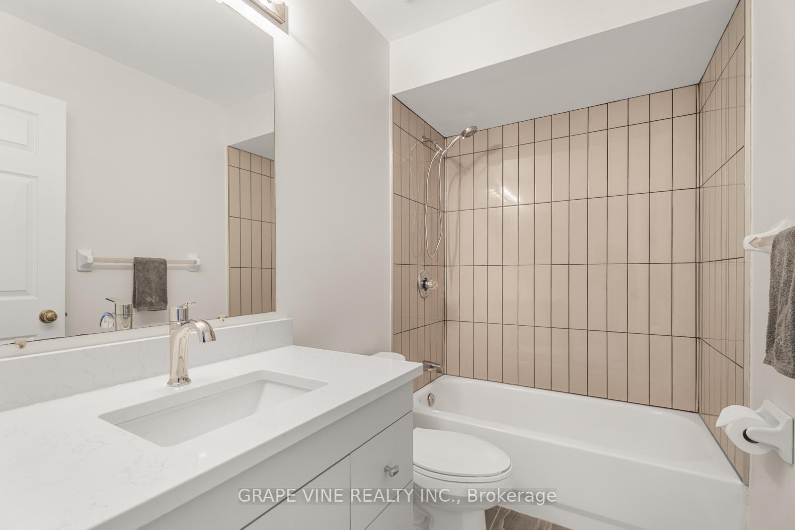 Photo 24 of 430 Lawler Crescent, Ottawa, Chatelaine Village — HOMEH