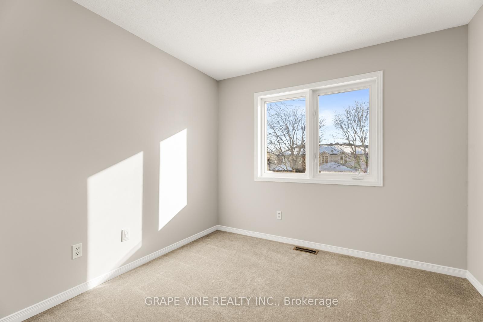 Photo 25 of 430 Lawler Crescent, Ottawa, Chatelaine Village — HOMEH