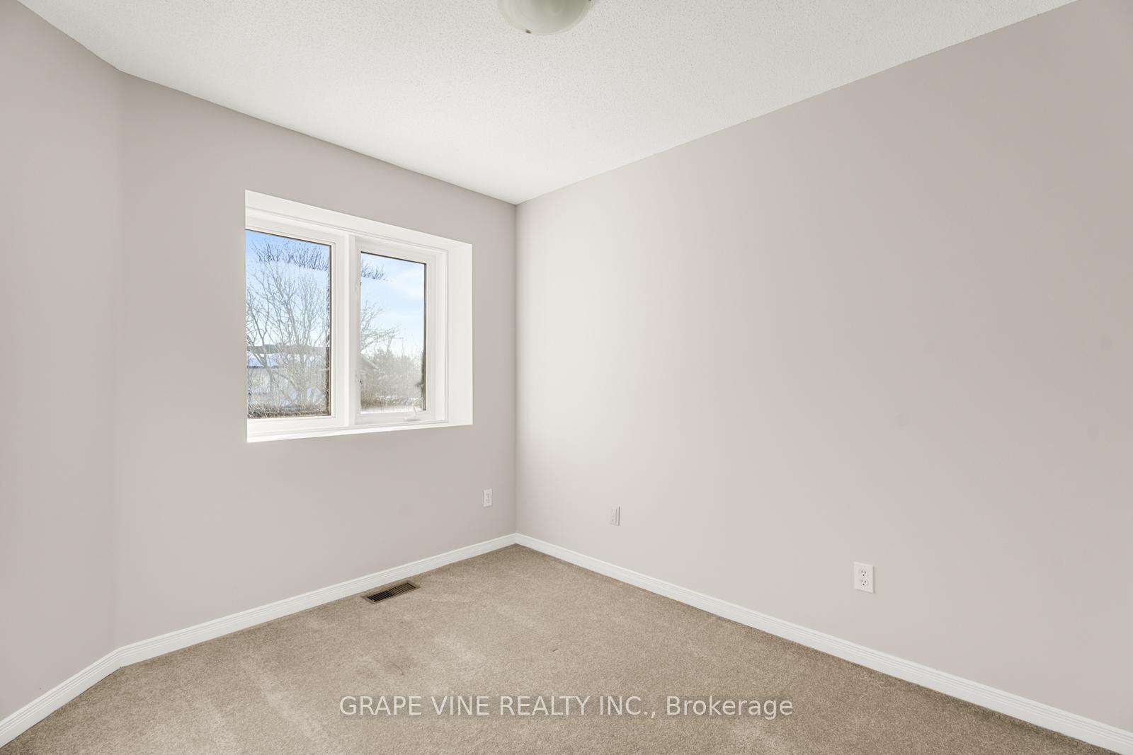 Photo 27 of 430 Lawler Crescent, Ottawa, Chatelaine Village — HOMEH