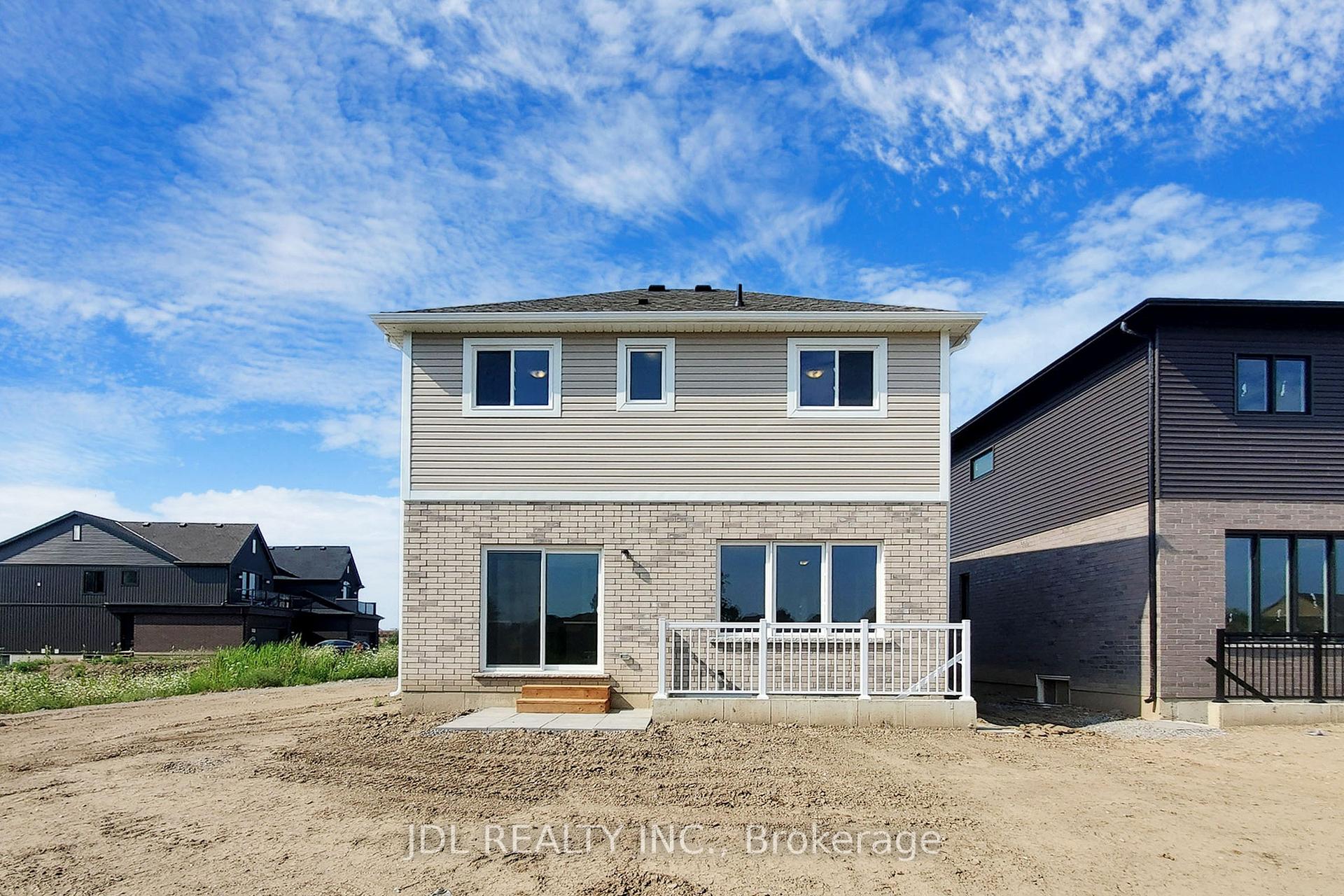 Photo 23 of Unit 2, 7461 Majestic Trail, Niagara Falls, Brown — HOMEH
