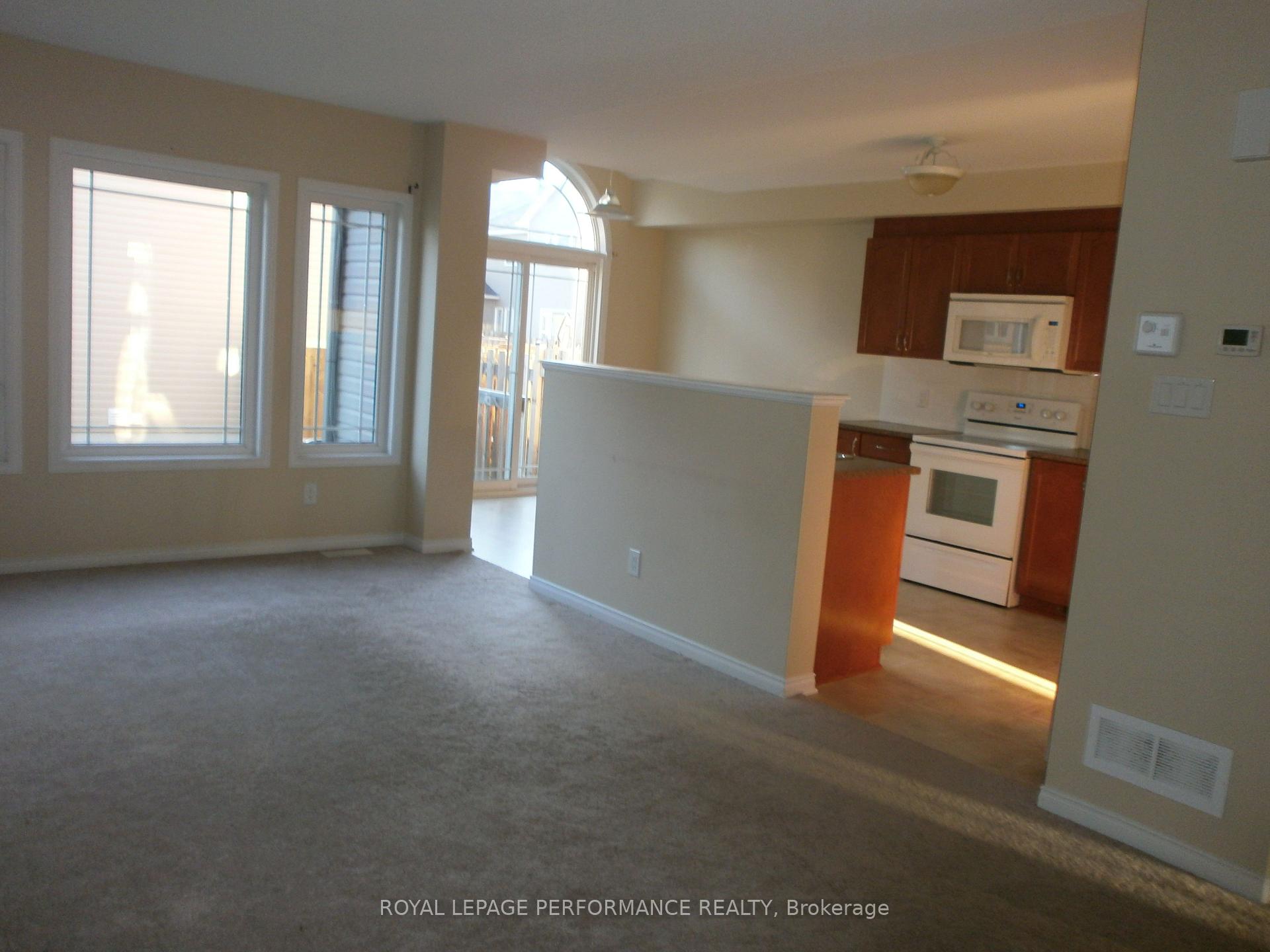 Photo 4 of 703 Percifor Way, Ottawa, Mer Bleue/Bradley Estates/Anderson Park — HOMEH