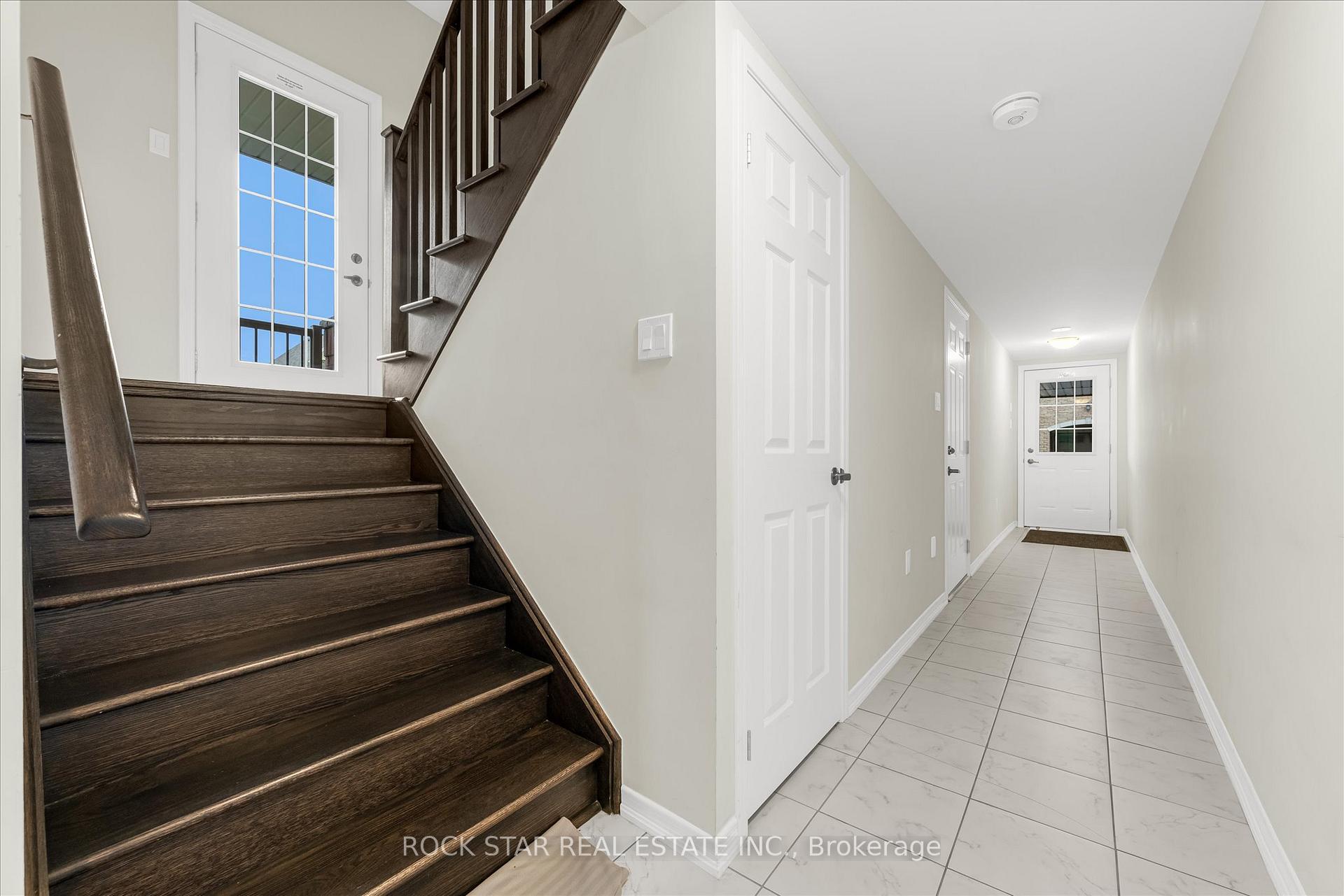 Photo 9 of Unit 29, 8317 Mulberry Drive, Niagara Falls, Brown — HOMEH