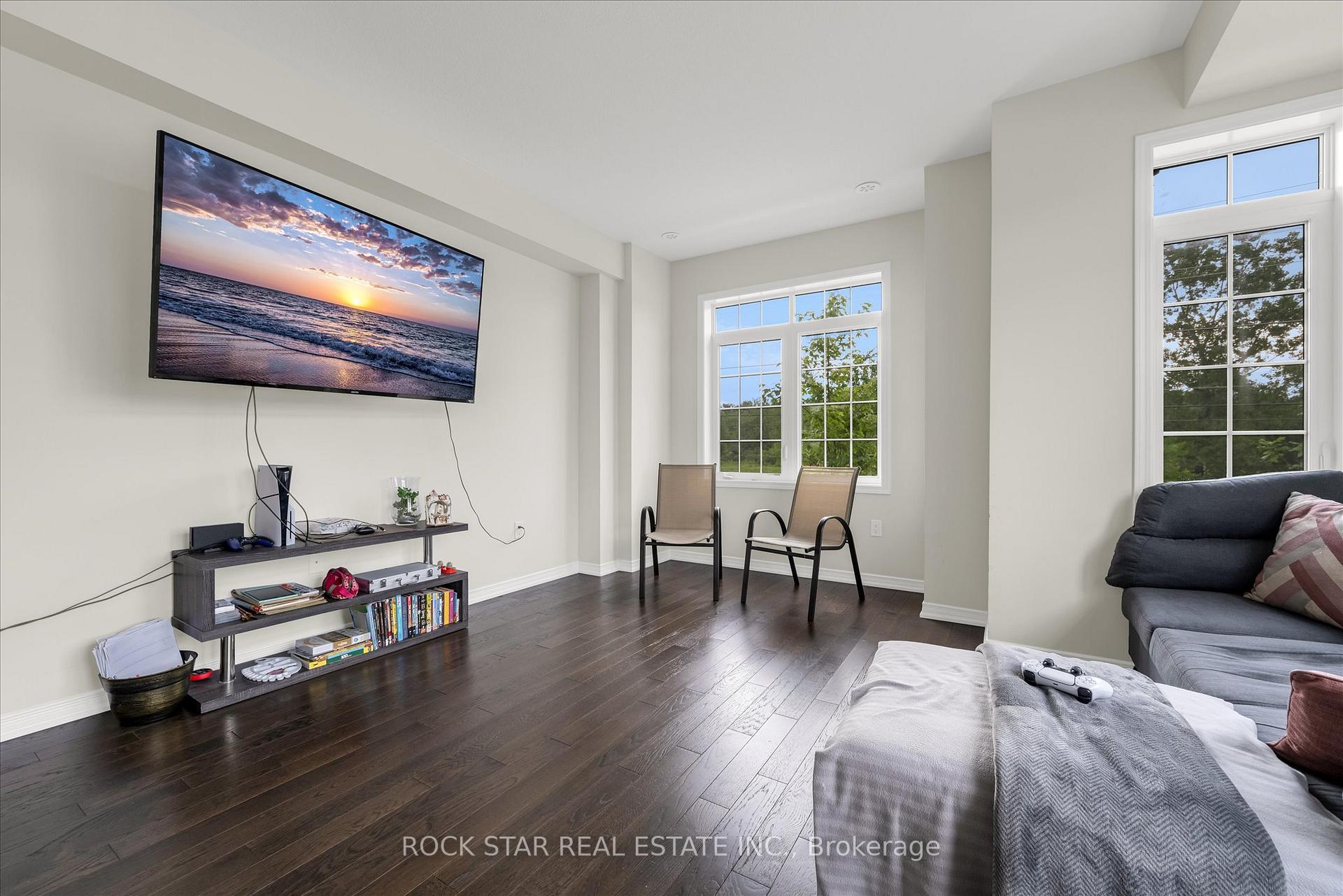 Photo 11 of Unit 29, 8317 Mulberry Drive, Niagara Falls, Brown — HOMEH