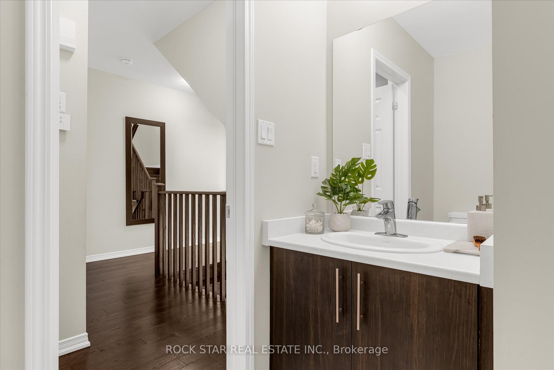 Photo 12 of Unit 29, 8317 Mulberry Drive, Niagara Falls, Brown — HOMEH