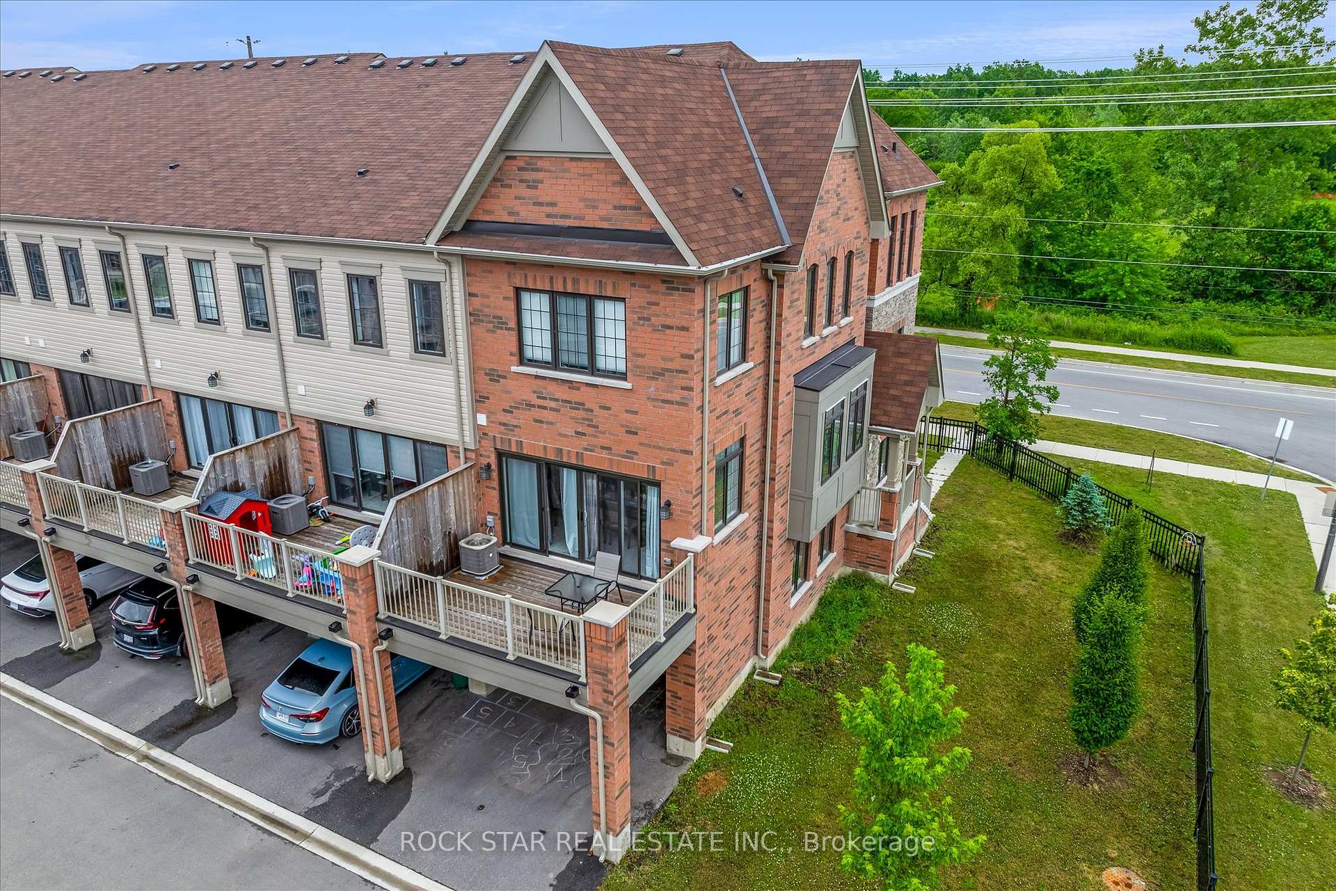 Photo 26 of Unit 29, 8317 Mulberry Drive, Niagara Falls, Brown — HOMEH