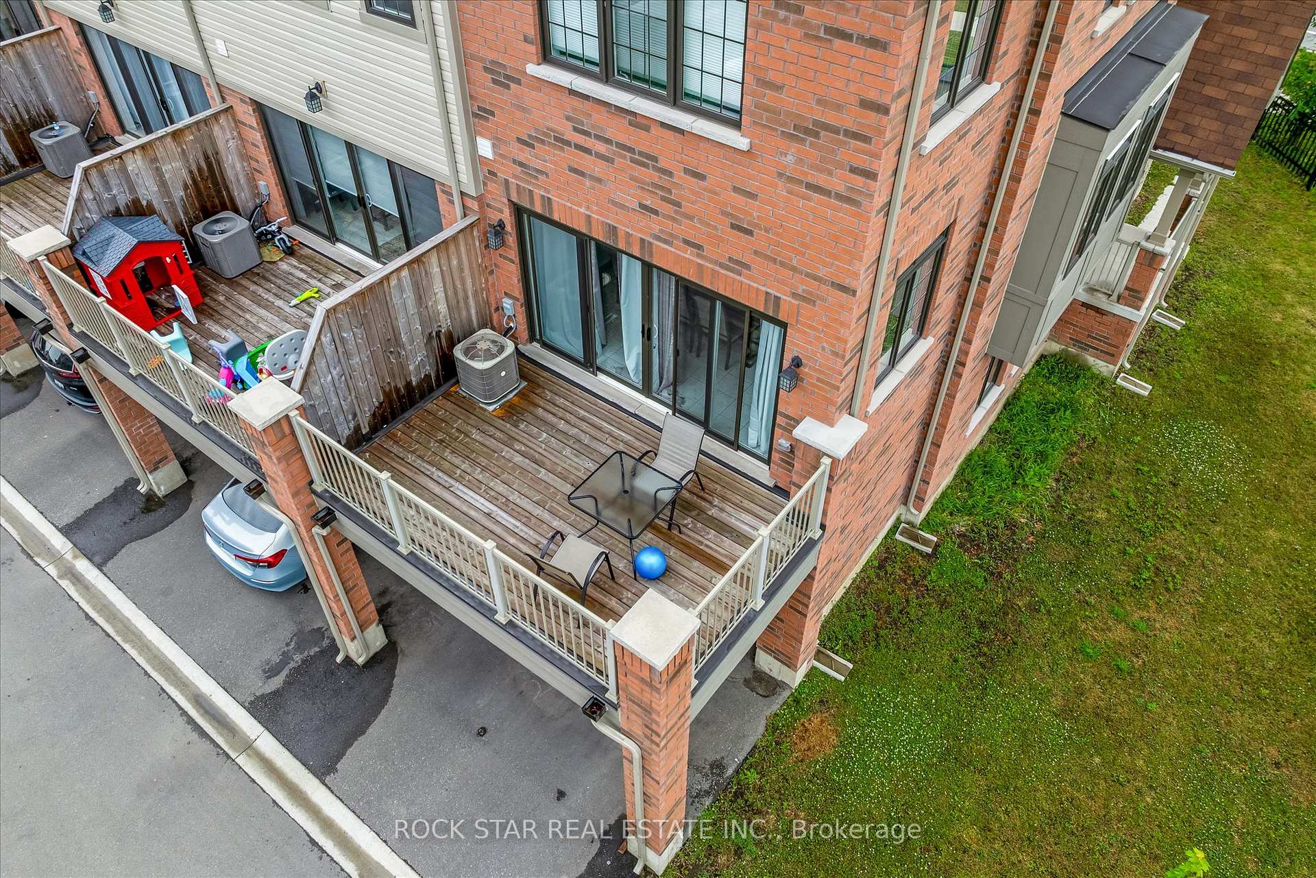 Photo 27 of Unit 29, 8317 Mulberry Drive, Niagara Falls, Brown — HOMEH