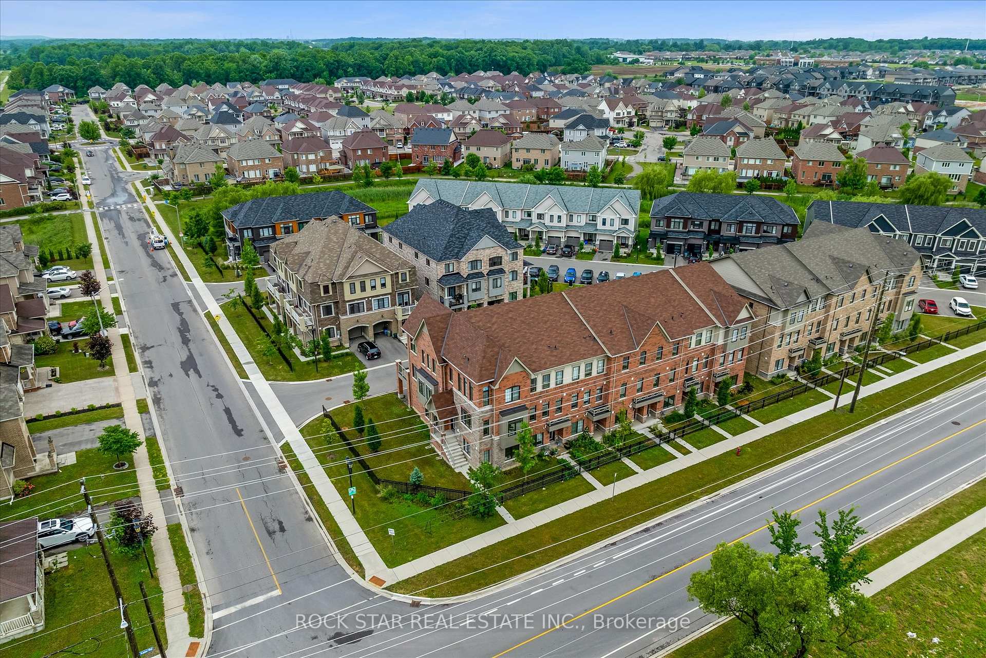 Photo 28 of Unit 29, 8317 Mulberry Drive, Niagara Falls, Brown — HOMEH
