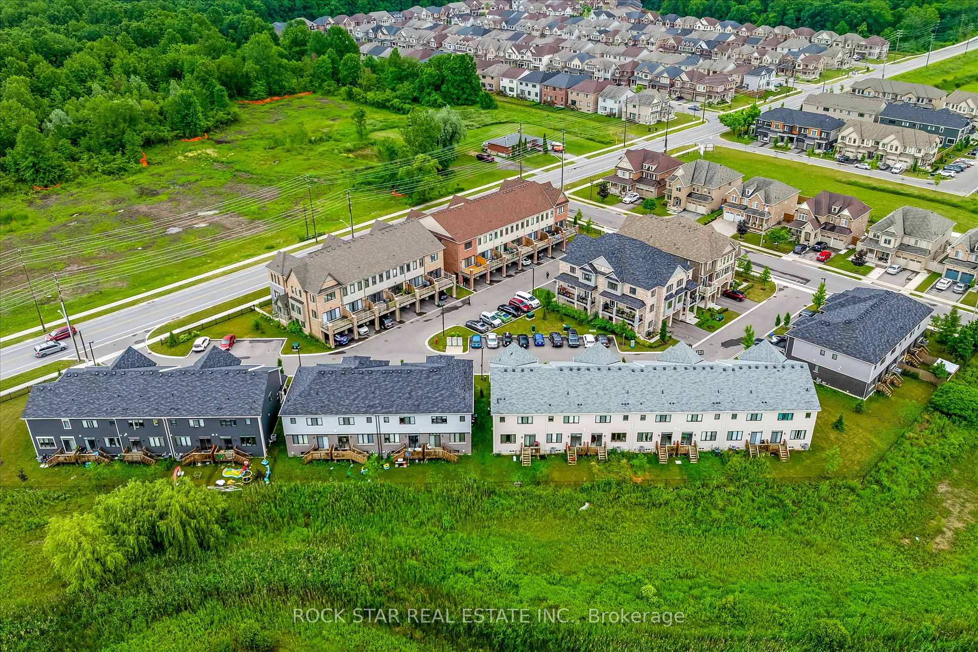 Photo 30 of Unit 29, 8317 Mulberry Drive, Niagara Falls, Brown — HOMEH