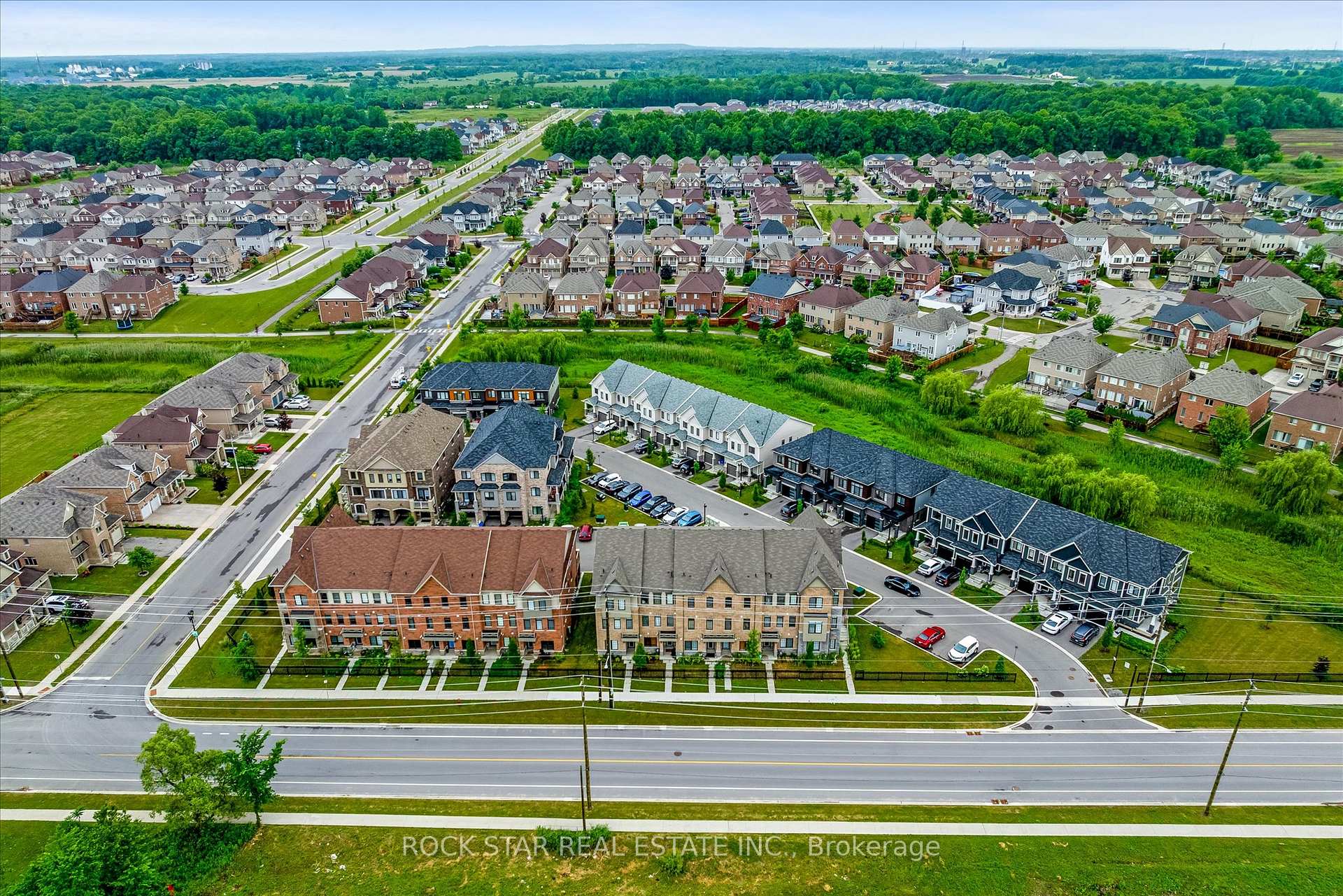 Photo 31 of Unit 29, 8317 Mulberry Drive, Niagara Falls, Brown — HOMEH