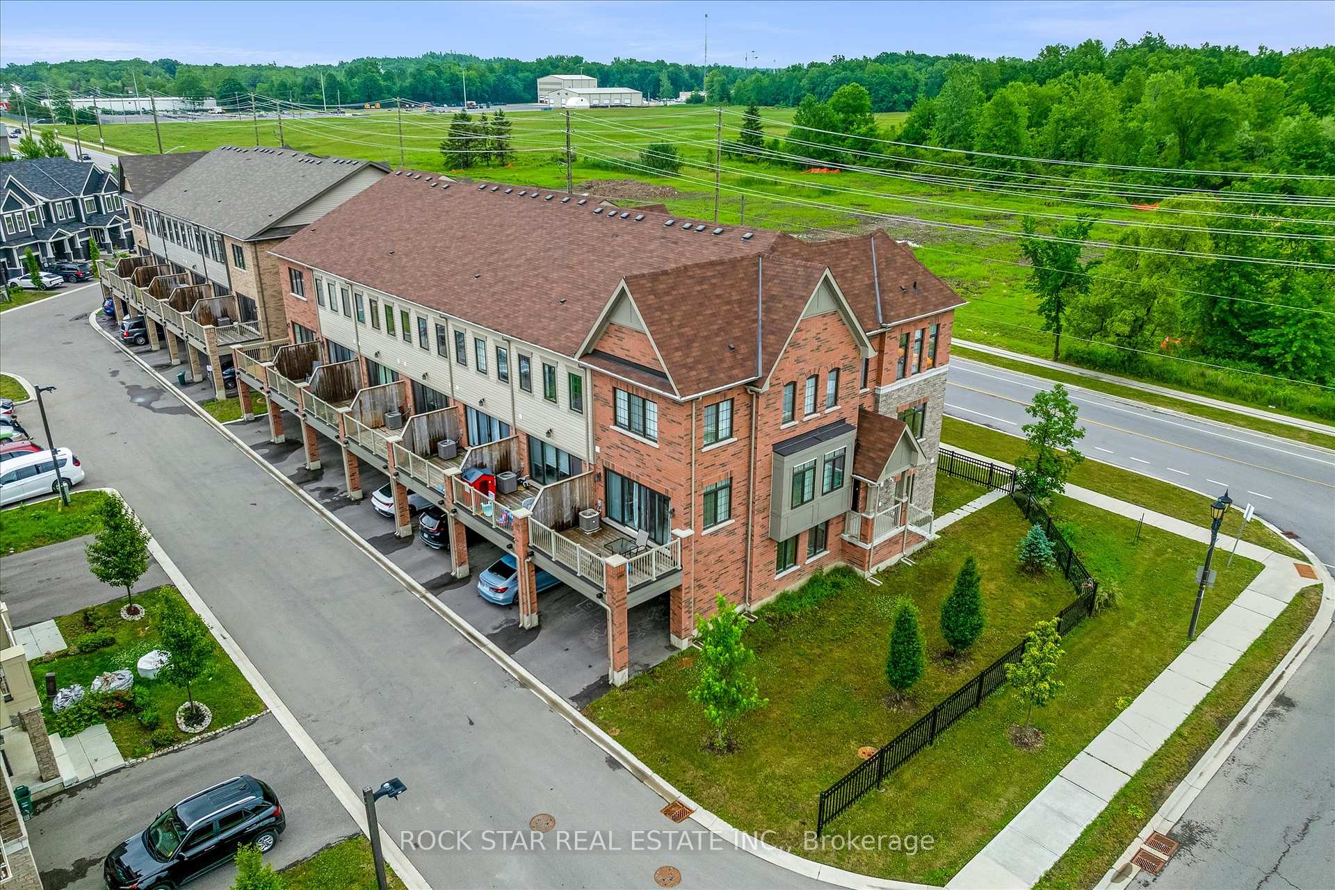 Photo 34 of Unit 29, 8317 Mulberry Drive, Niagara Falls, Brown — HOMEH