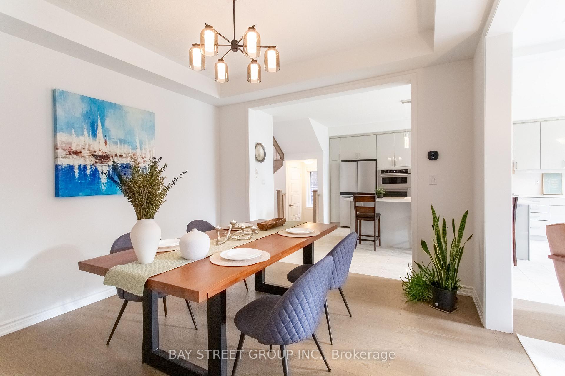 Photo 4 of 1409 Mockingbird Square, Pickering, Rural Pickering — HOMEH