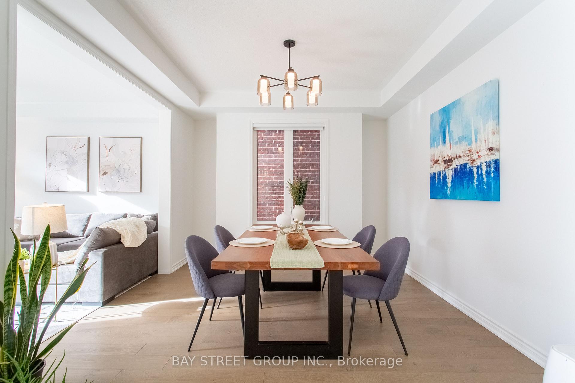 Photo 5 of 1409 Mockingbird Square, Pickering, Rural Pickering — HOMEH