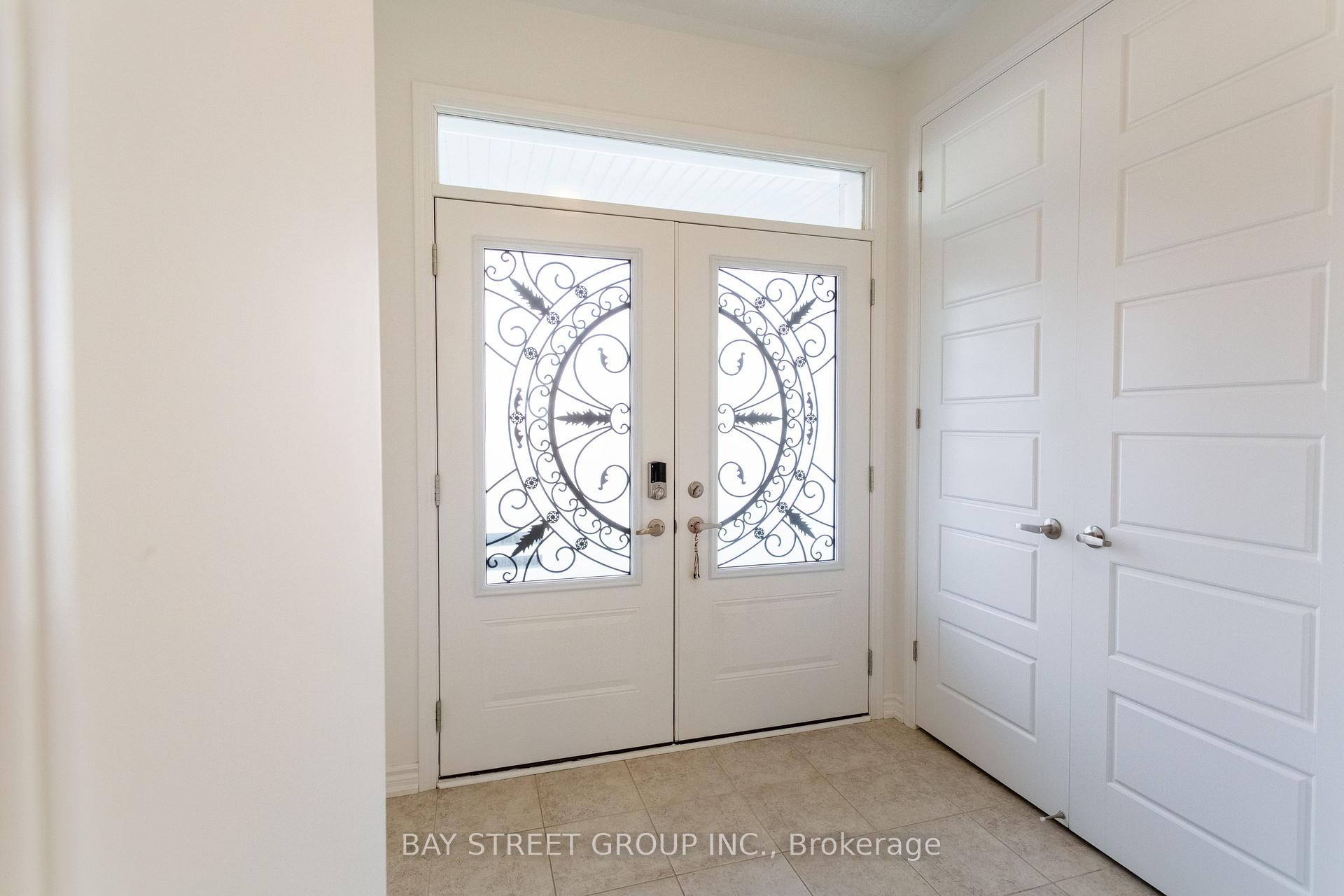 Photo 12 of 1409 Mockingbird Square, Pickering, Rural Pickering — HOMEH