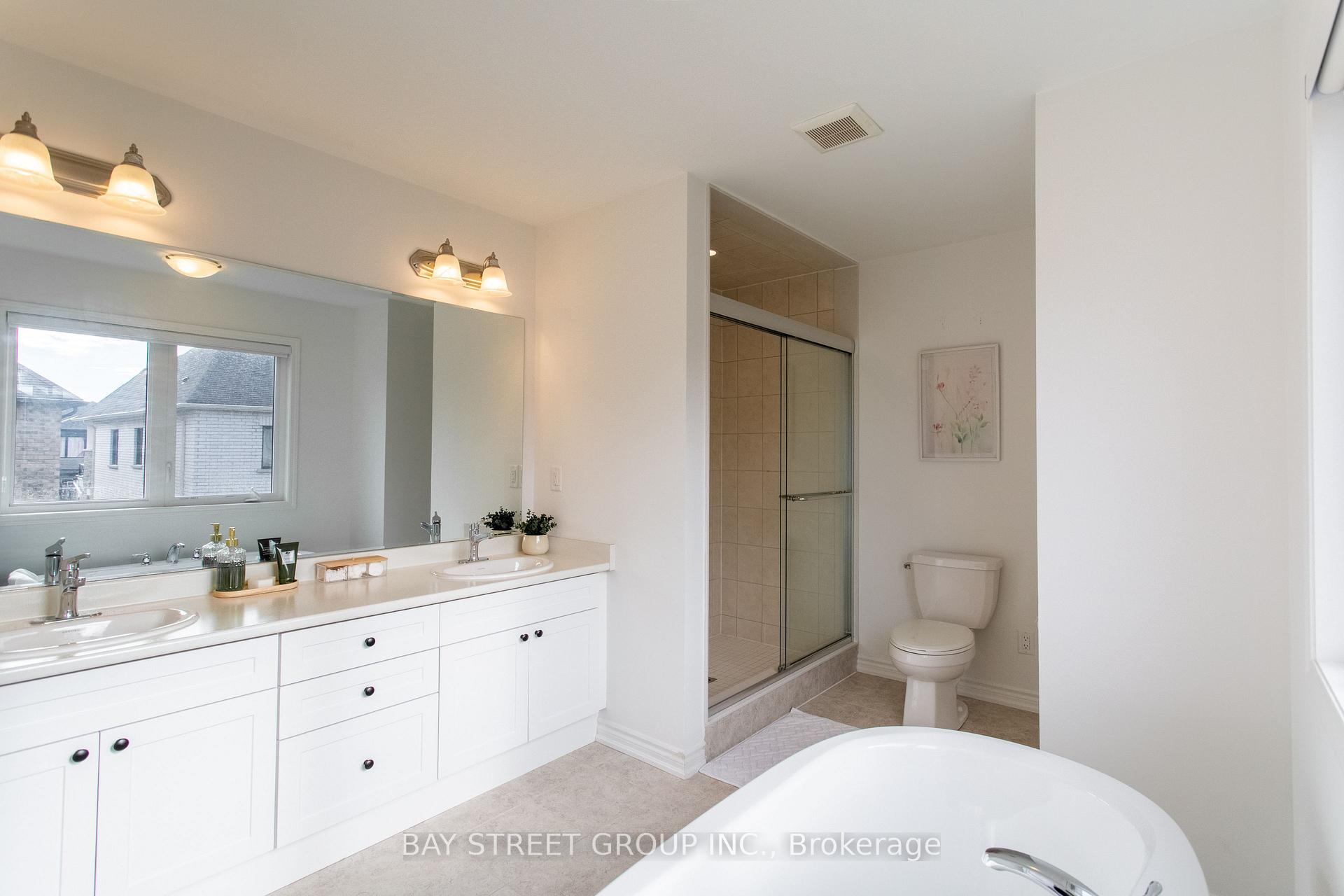 Photo 18 of 1409 Mockingbird Square, Pickering, Rural Pickering — HOMEH