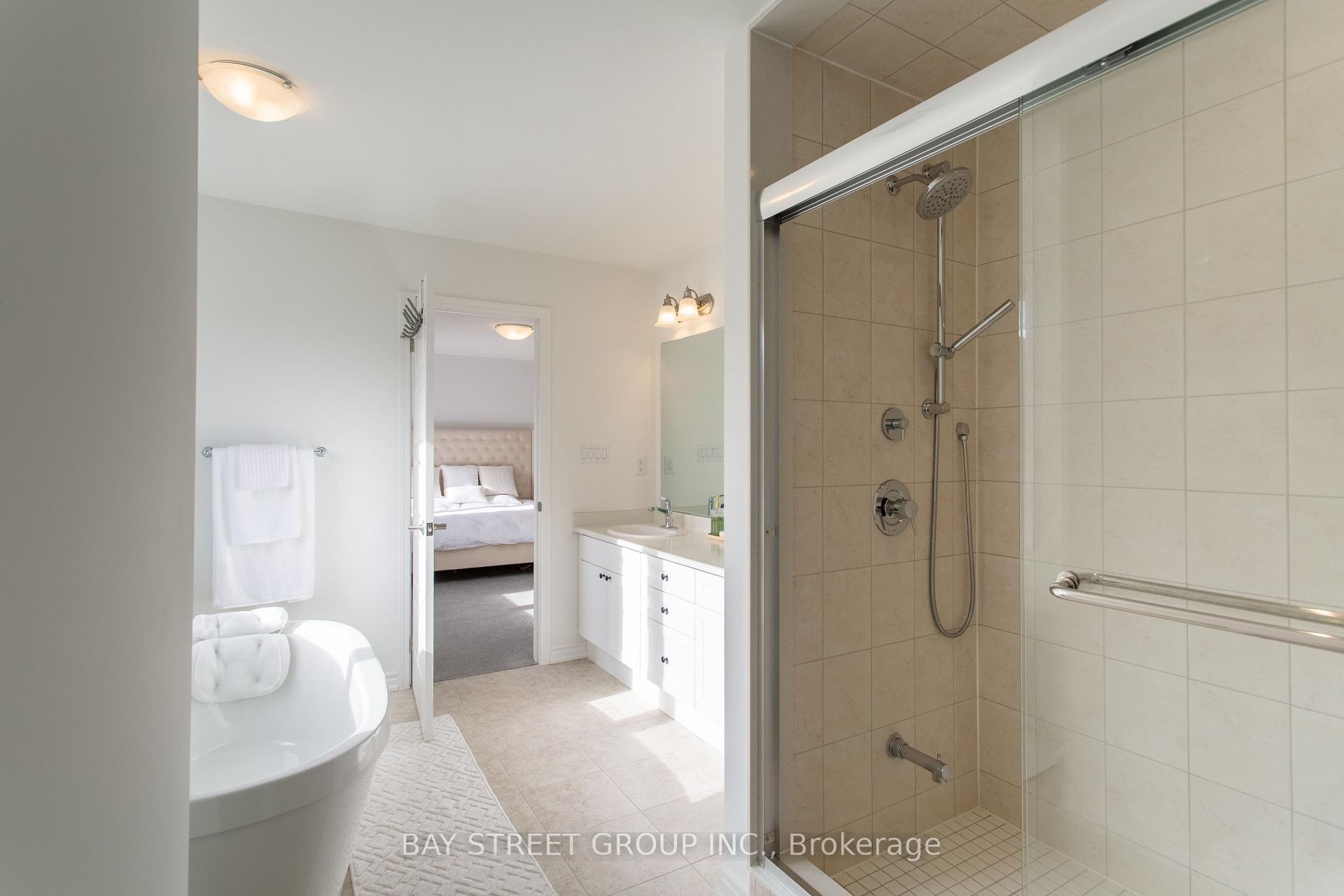 Photo 19 of 1409 Mockingbird Square, Pickering, Rural Pickering — HOMEH