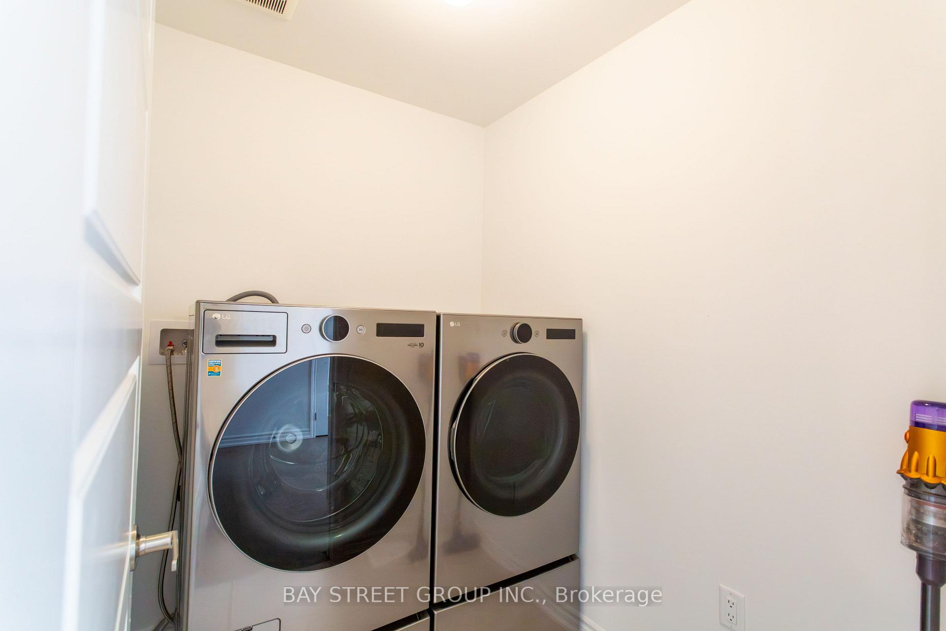 Photo 22 of 1409 Mockingbird Square, Pickering, Rural Pickering — HOMEH