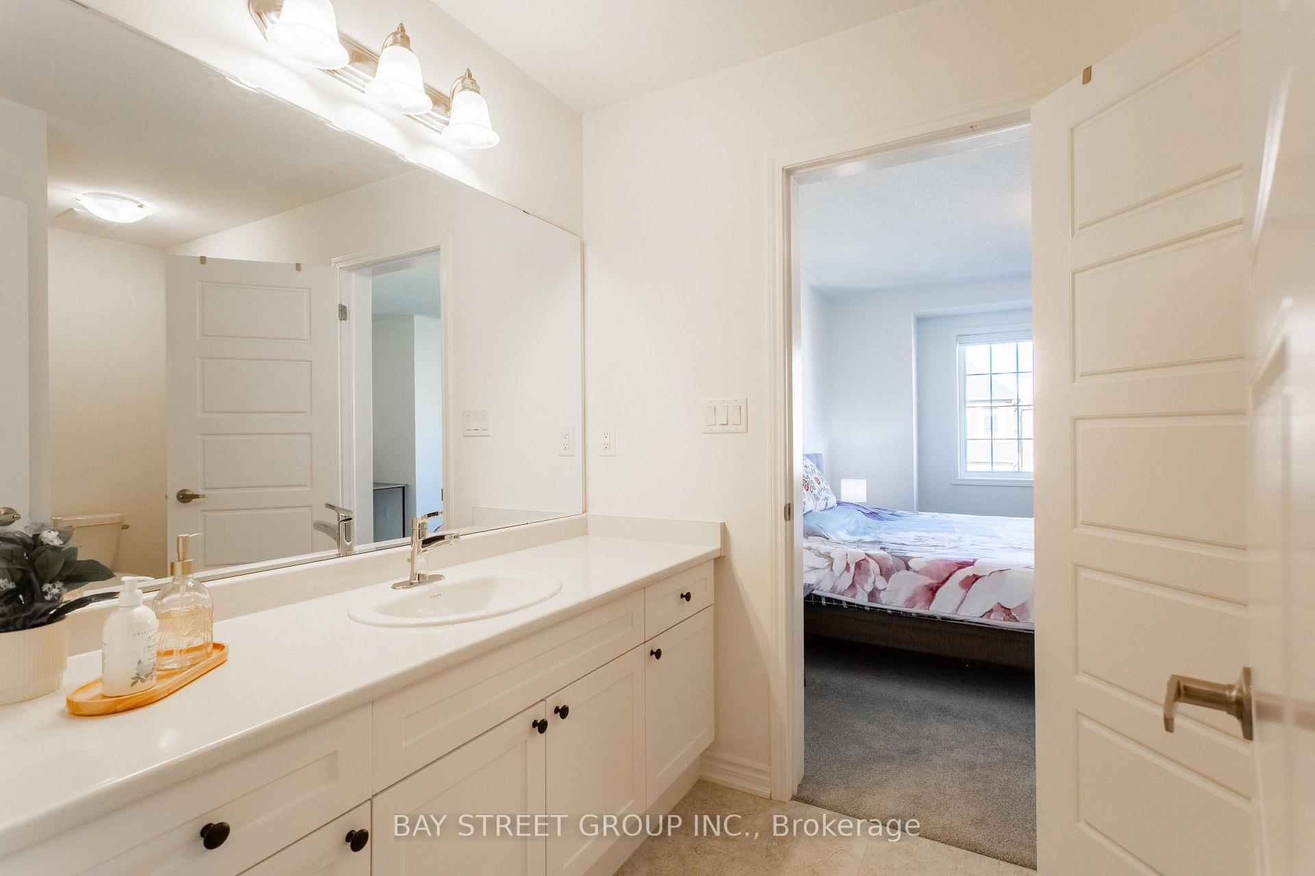 Photo 25 of 1409 Mockingbird Square, Pickering, Rural Pickering — HOMEH