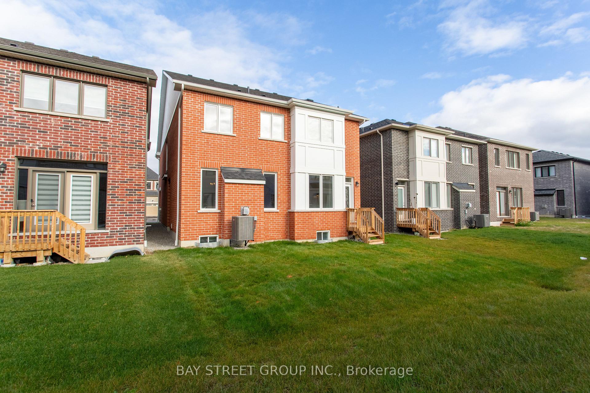 Photo 30 of 1409 Mockingbird Square, Pickering, Rural Pickering — HOMEH