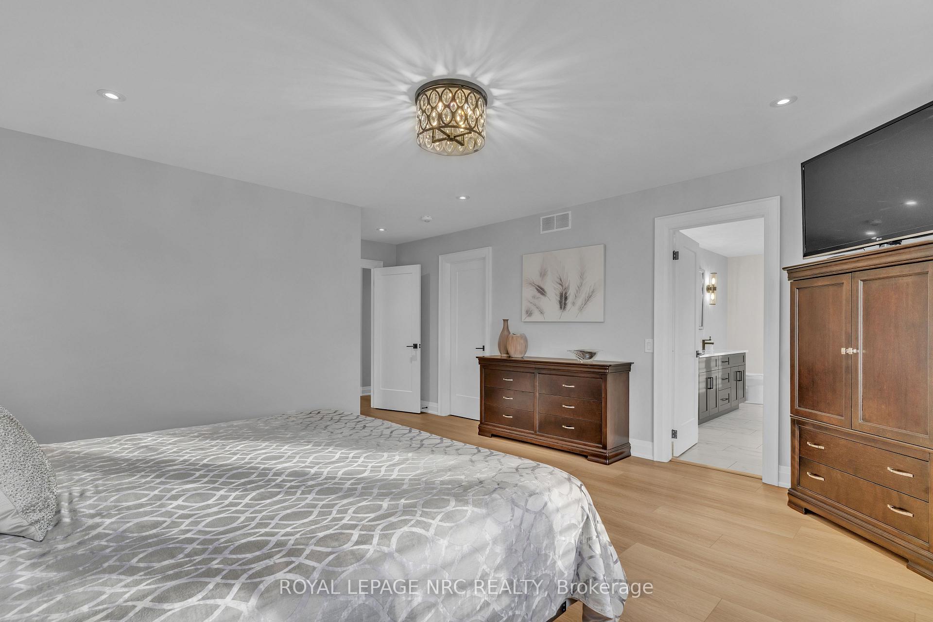 Photo 12 of 22 Swan Avenue, Pelham, Fonthill — HOMEH
