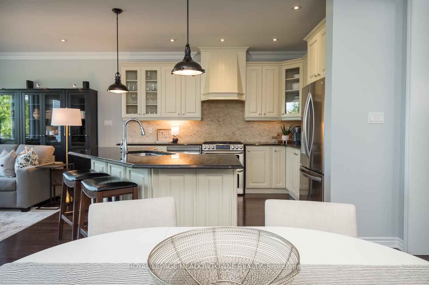 Photo 25 of Unit 2, 485 Pringle Avenue, Milton, Scott — HOMEH