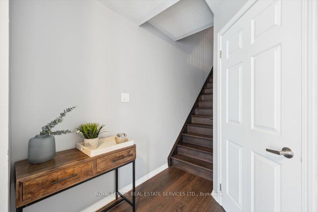 Photo 5 of 922 Brassard Circle, Milton, Willmott — HOMEH